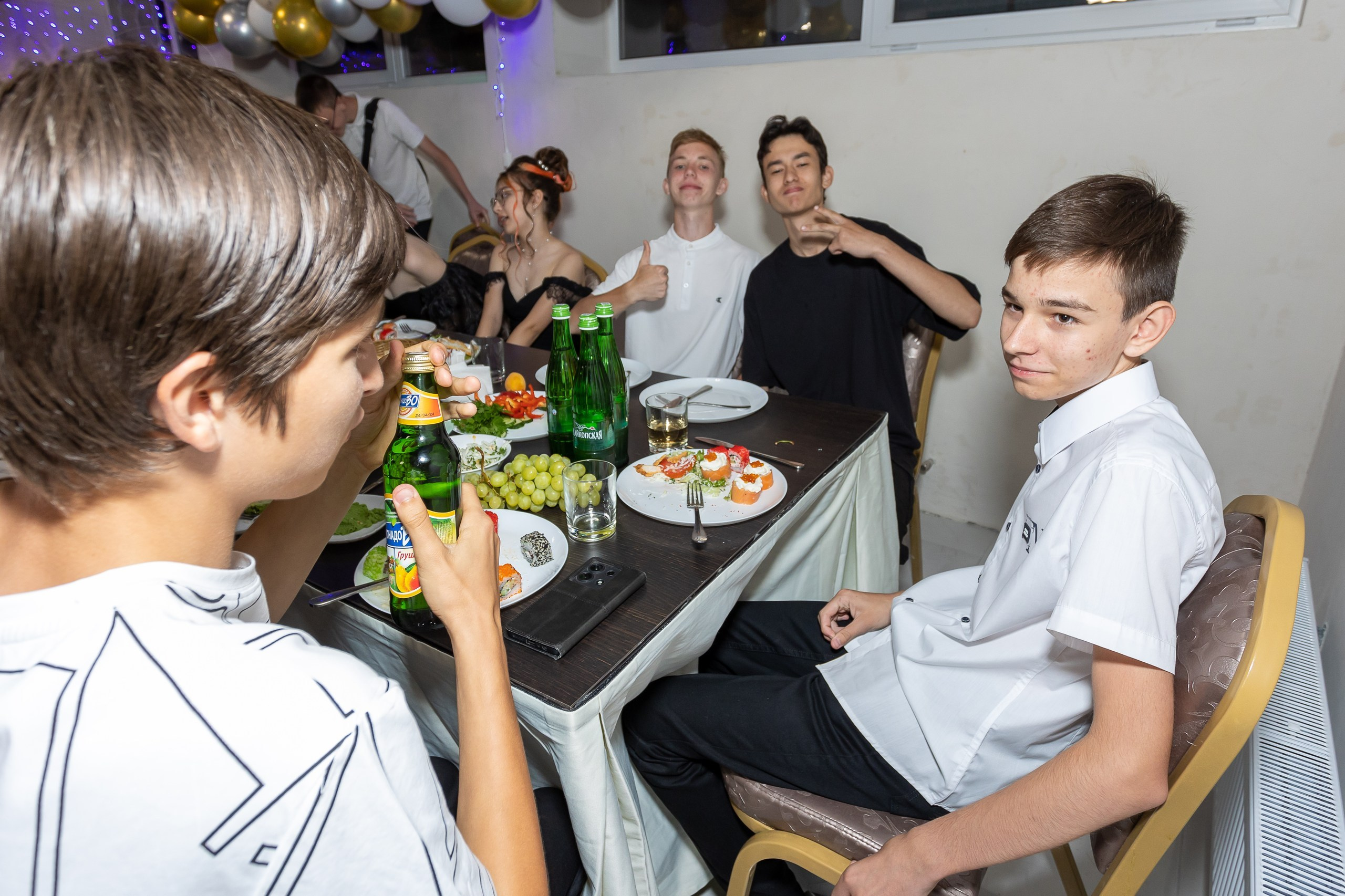 Вручение аттестата и выпускной вечер. Выпускные альбомы Майкоп, Краснодар Елена Золотарева