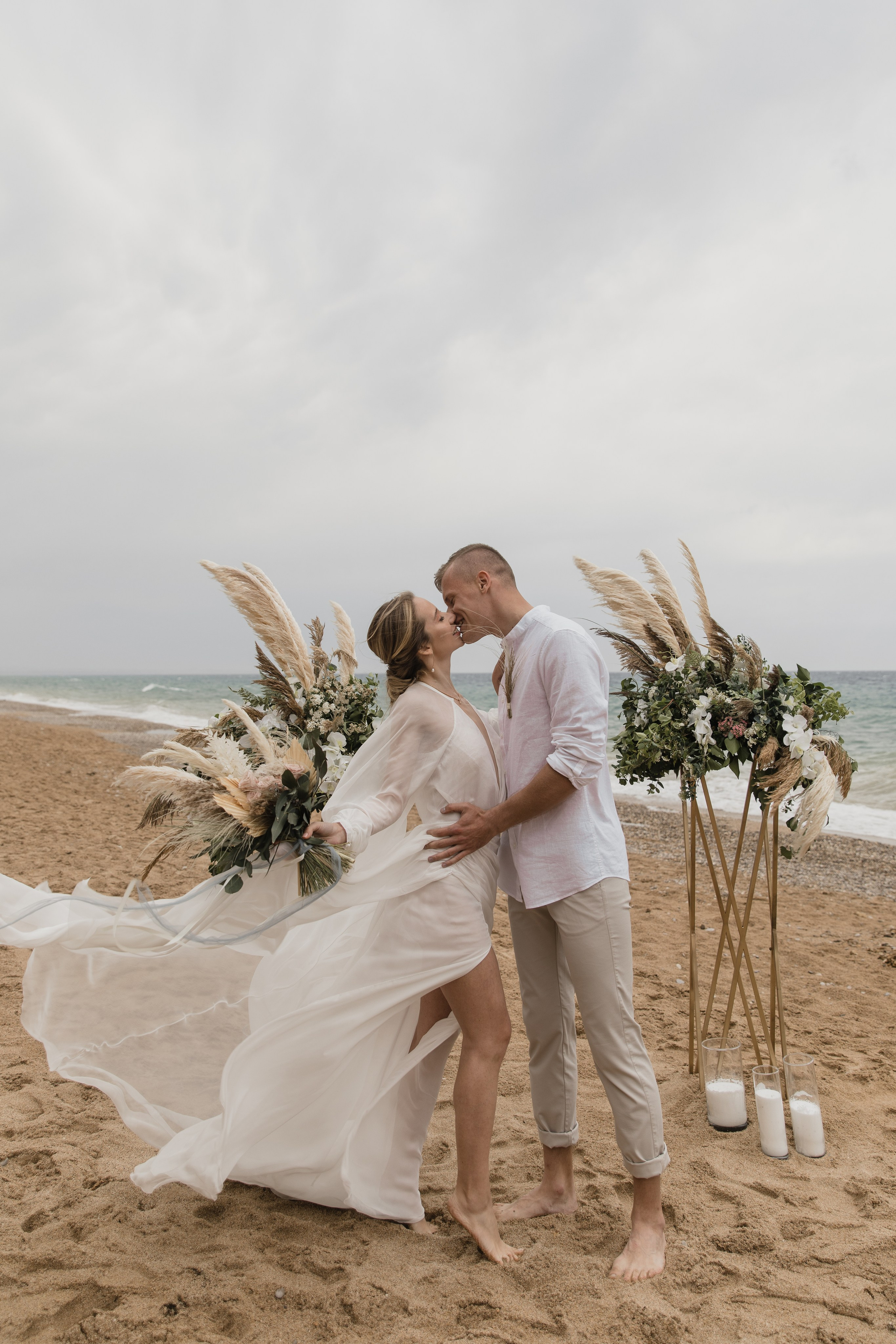 На берегу моря…. СВАДЕБНЫЙ ФОТОГРАФ В КРЫМУ И СЕВАСТОПОЛЕ