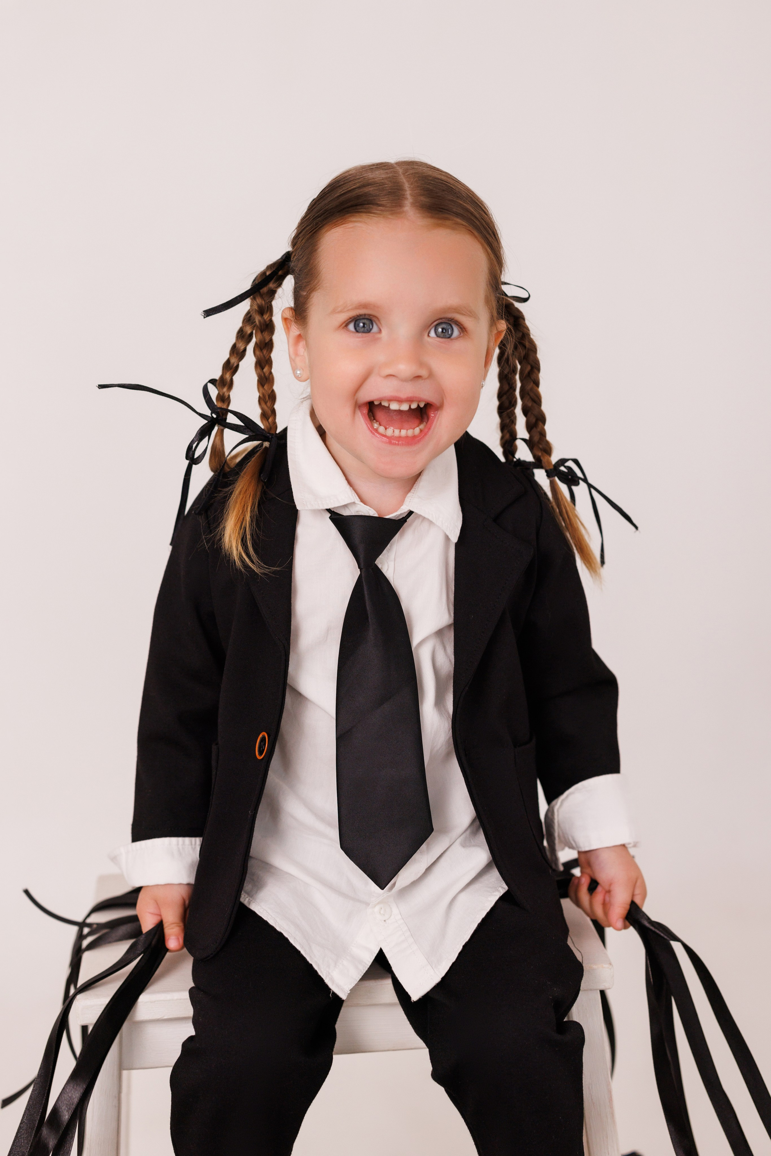 Стильная детская фотосессия с собачками из шариков, для девочек и мальчиков. Семейный и детский фотограф в Краснодаре Анна Трашкова