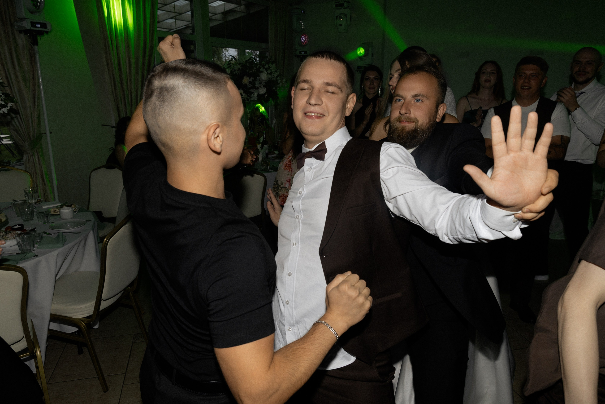 Свадебная фотосессия Анастасии и Игоря в Усадьбе Легенда. Свадебный фотограф в Минске/Беларуси Сергей Спиридонов