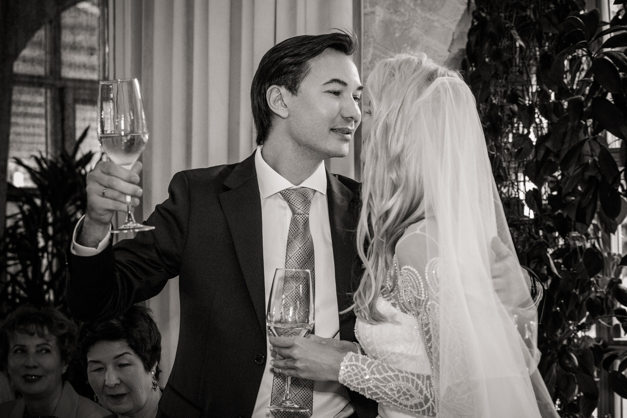 Свадебная фотосессия на ВДНХ. Свадебный и семейный фотограф в Москве и Подмосковье Лариса Козлова