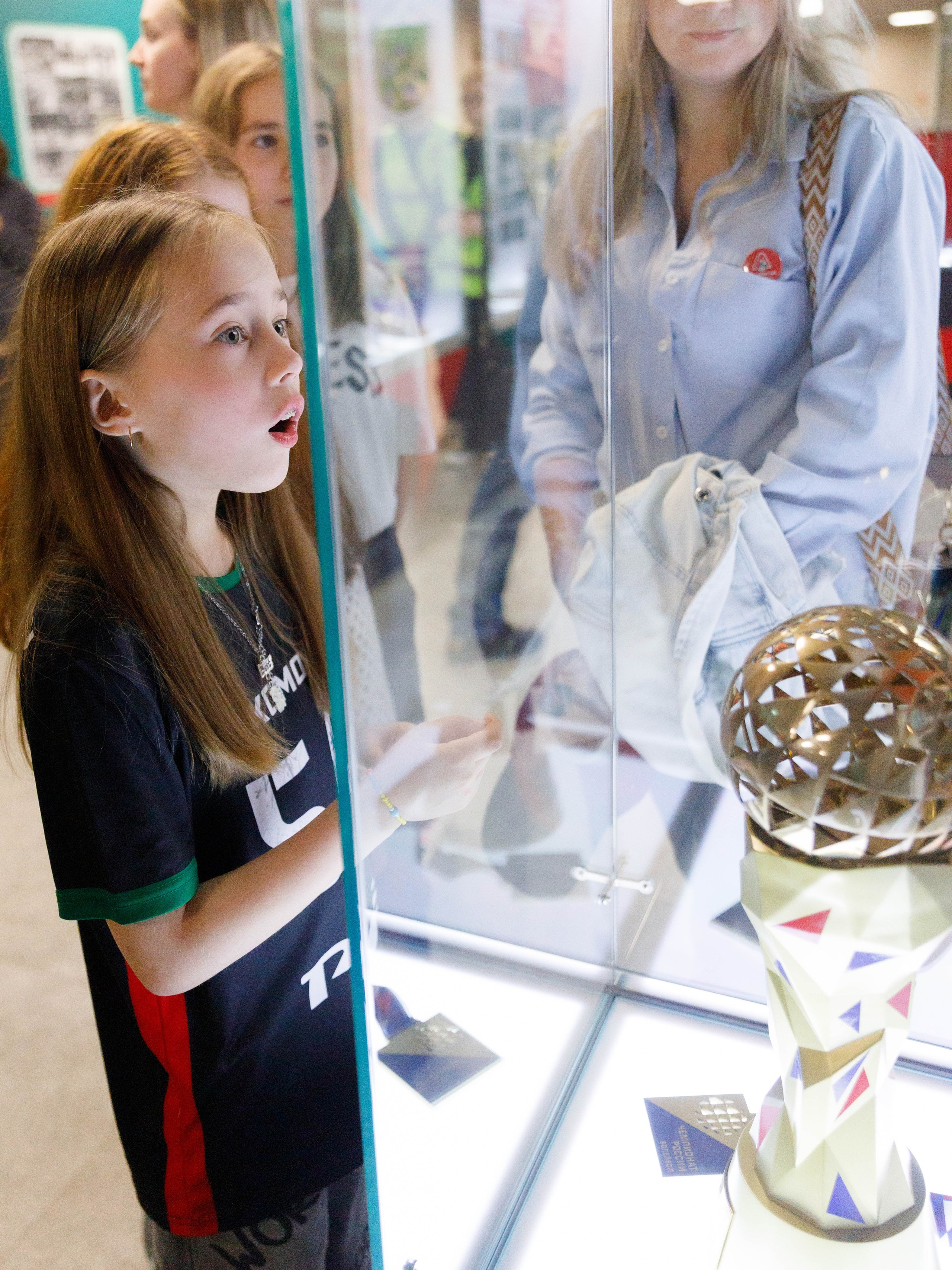 ВК «Локомотив». Экскурсия для фанатов клуба. Репортажный фотограф в Новосибирске Алена Помазунова