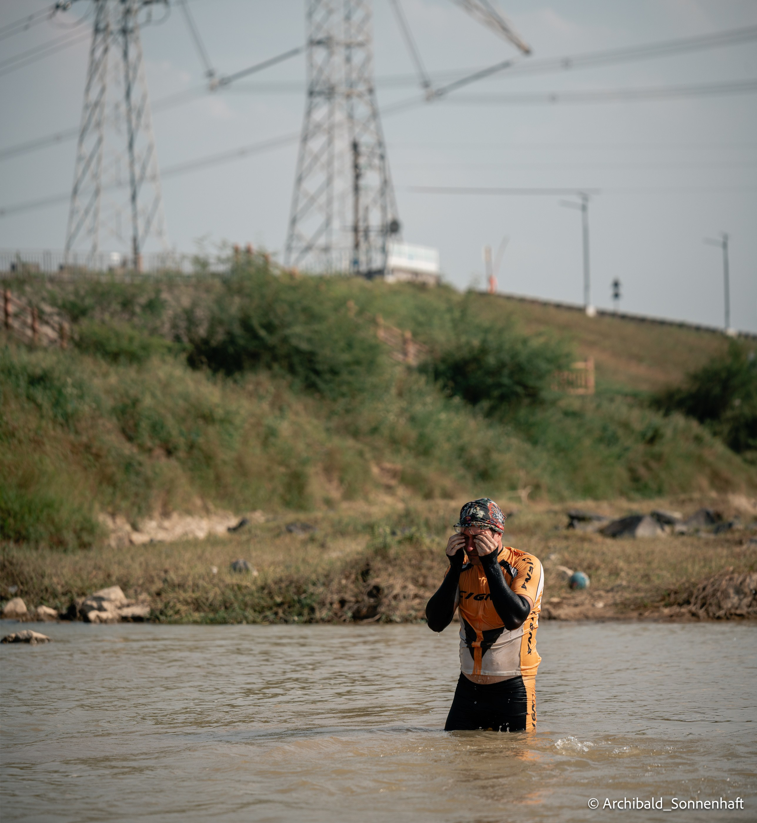 Weekend kayaking trip. Photographer in Guangzhou, China. Archibald Sonnenhaft