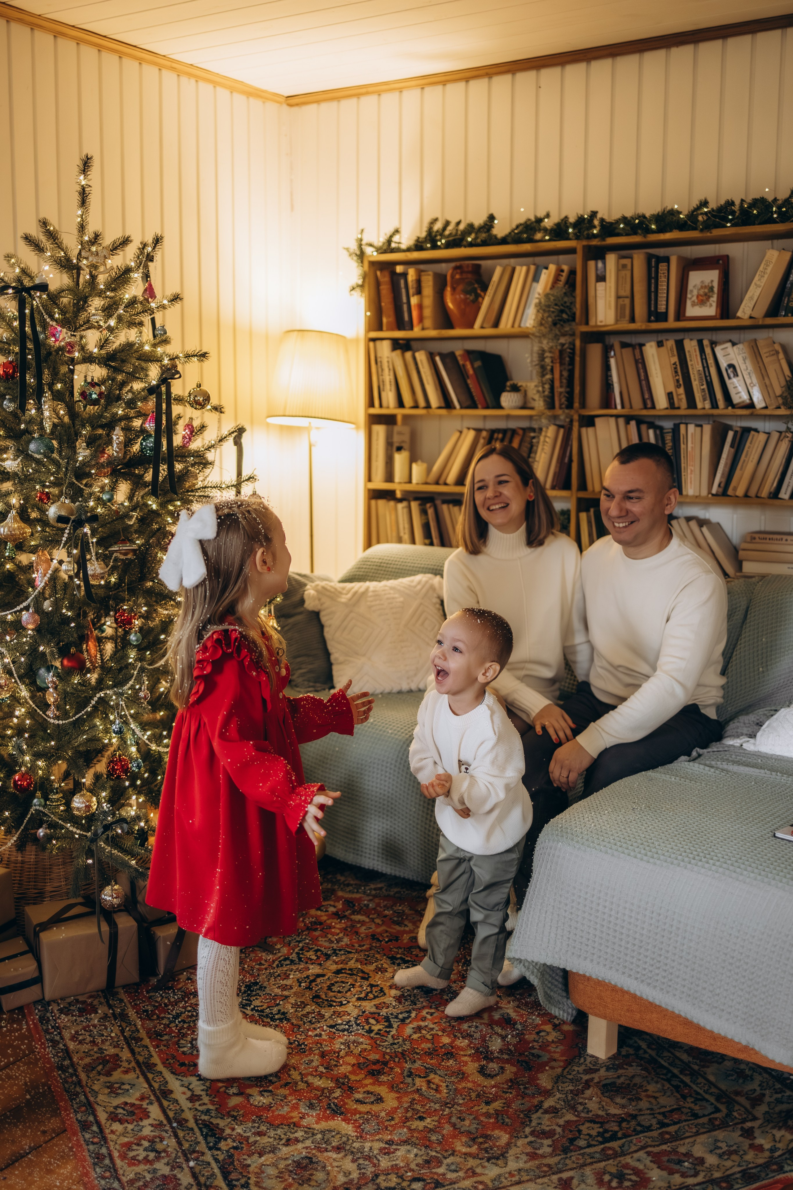 Семейная студийная фотосъемка (13.12.2025 г.)г. Малоярославец (Калужская обл.). Надежда Стар семейный и церковный фотограф в Жукове и Калужской области