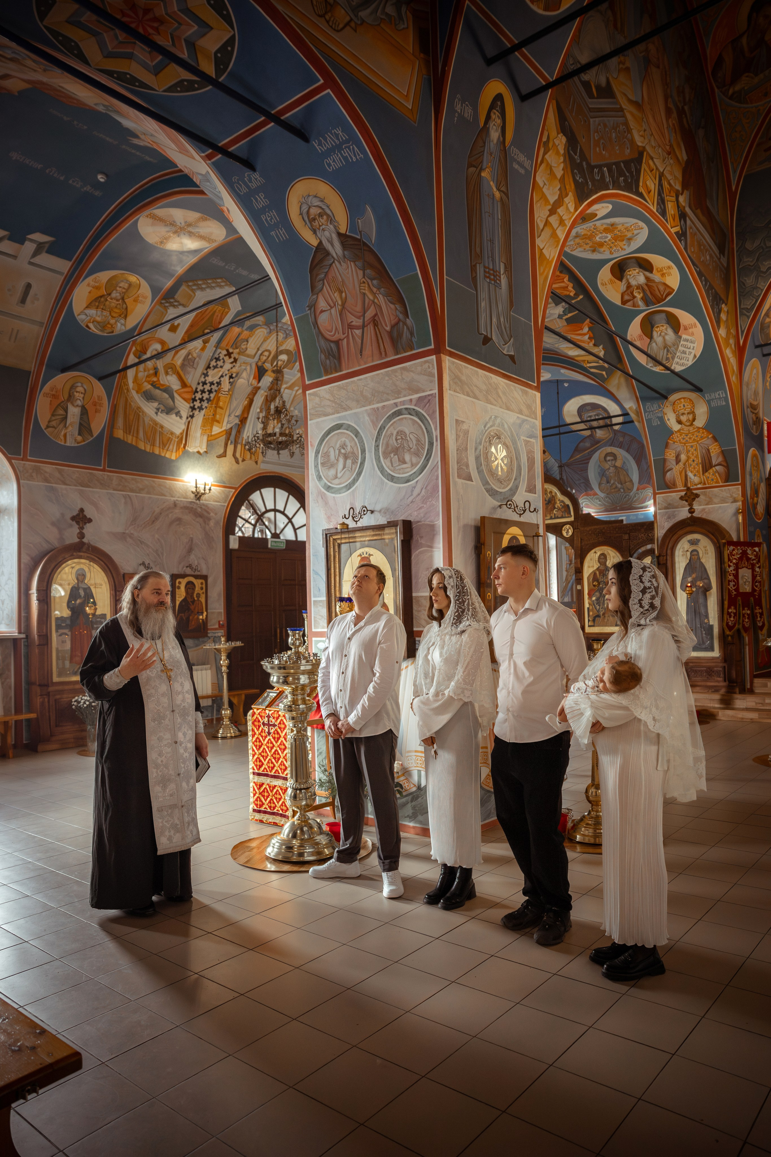 Таинство Крещения младенца в храме в честь святой преподобномученицы великой княгини Елисаветы (г.Белоусово). Надежда Стар семейный и церковный фотограф в Жукове и Калужской области