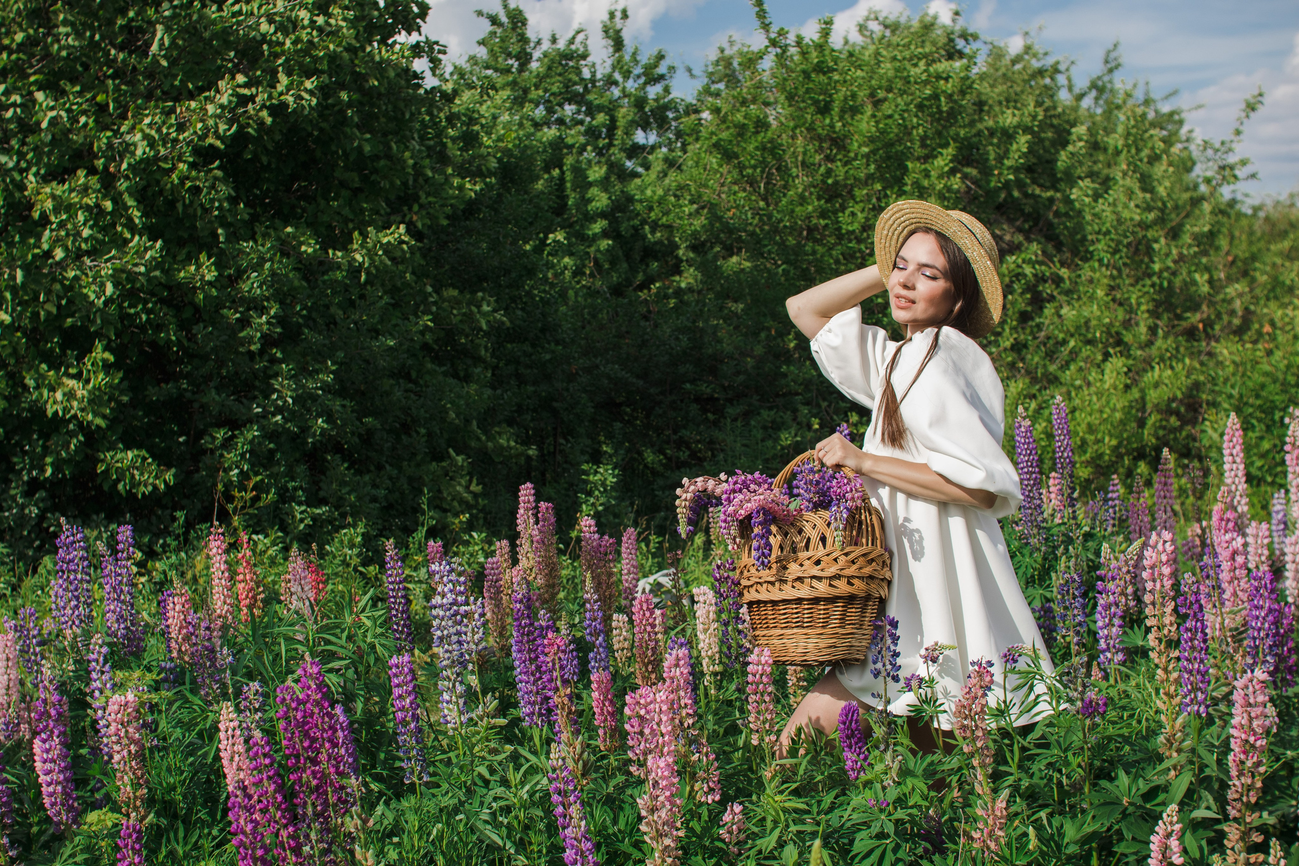 Девушках в люпинах