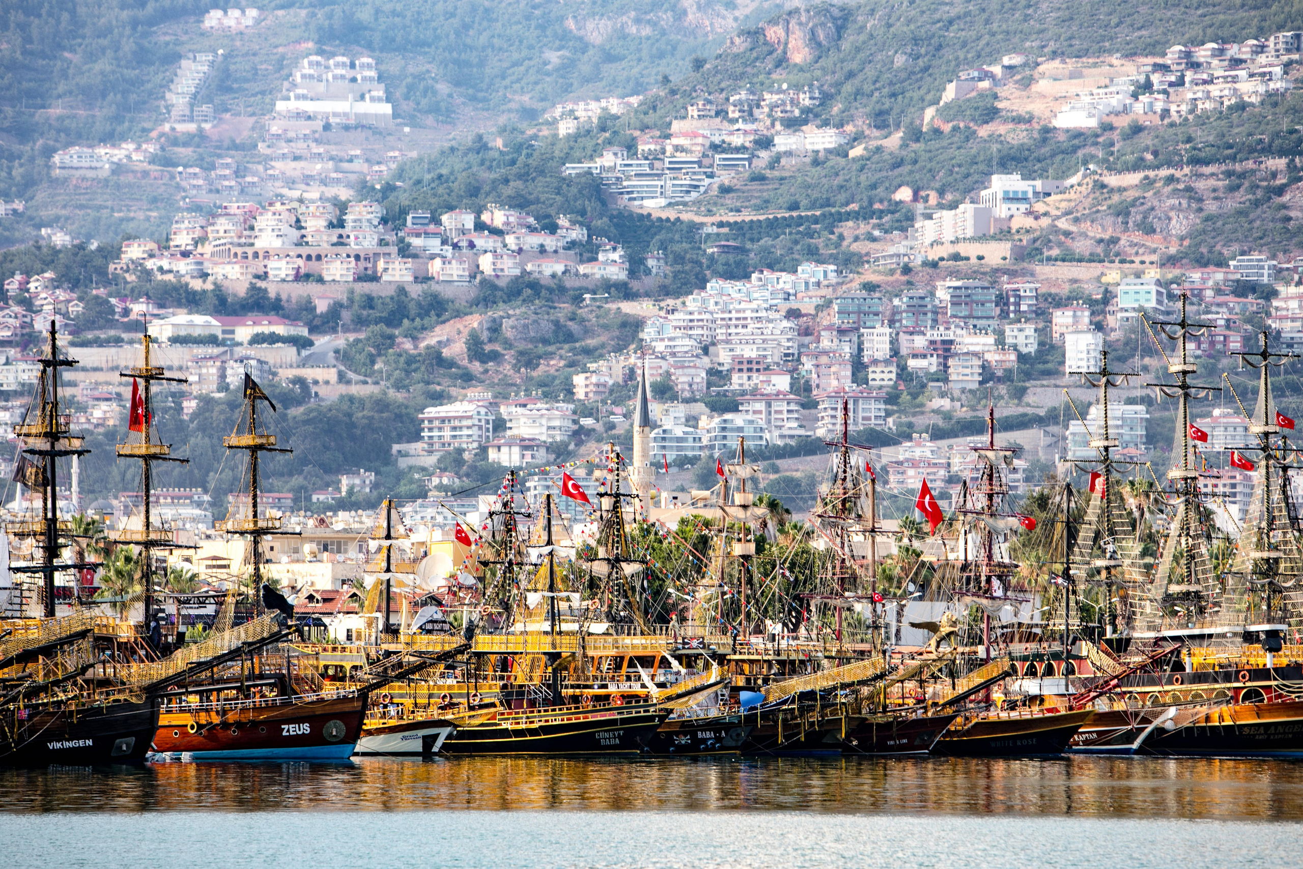 Алания. Фото департамент круизного лайнера Астория Гранде