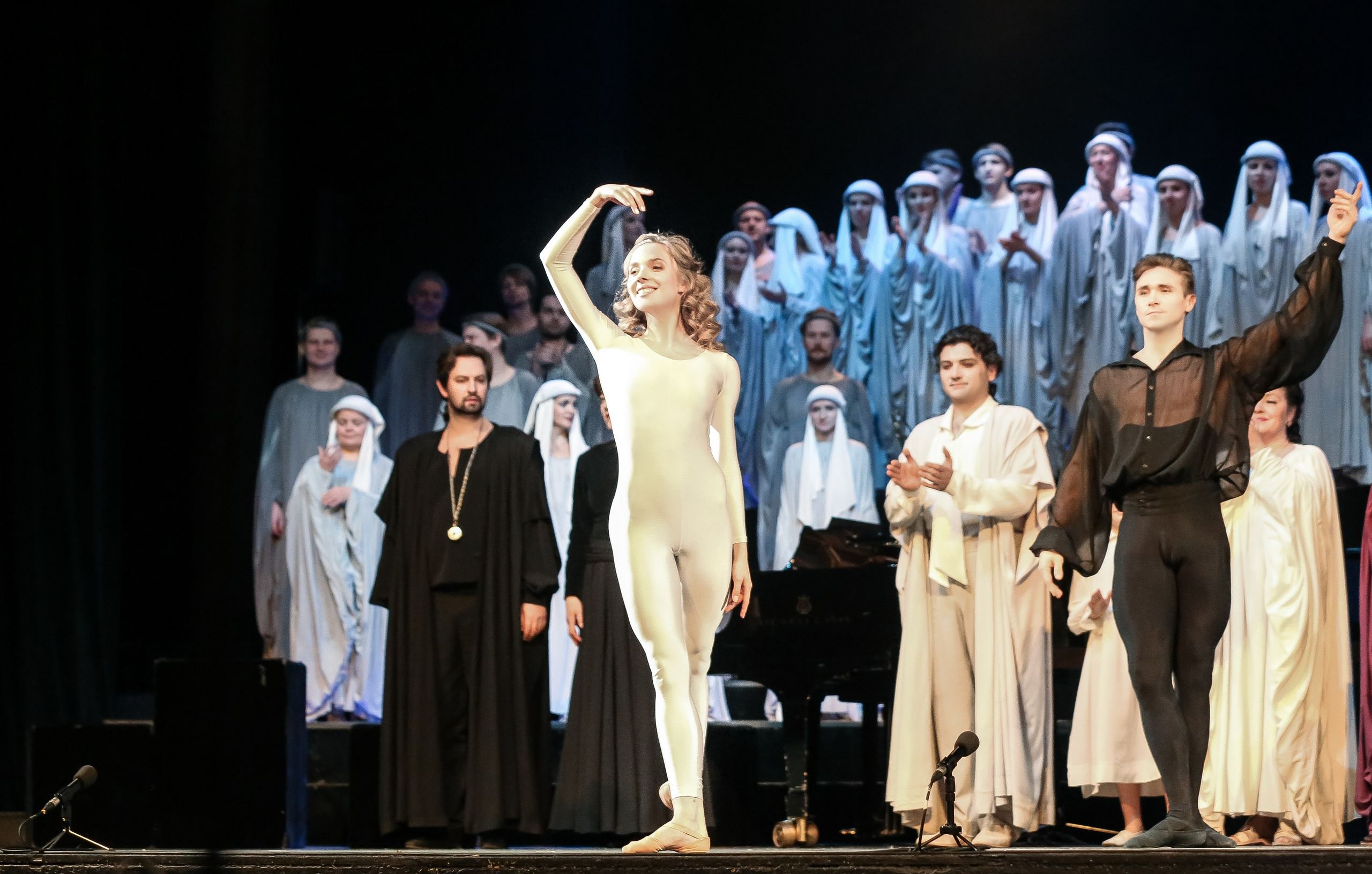 «О, Моцарт! Моцарт…». Дарья Письменюк / Darya Leitstern — фотограф, музыкант, журналист, путешественник