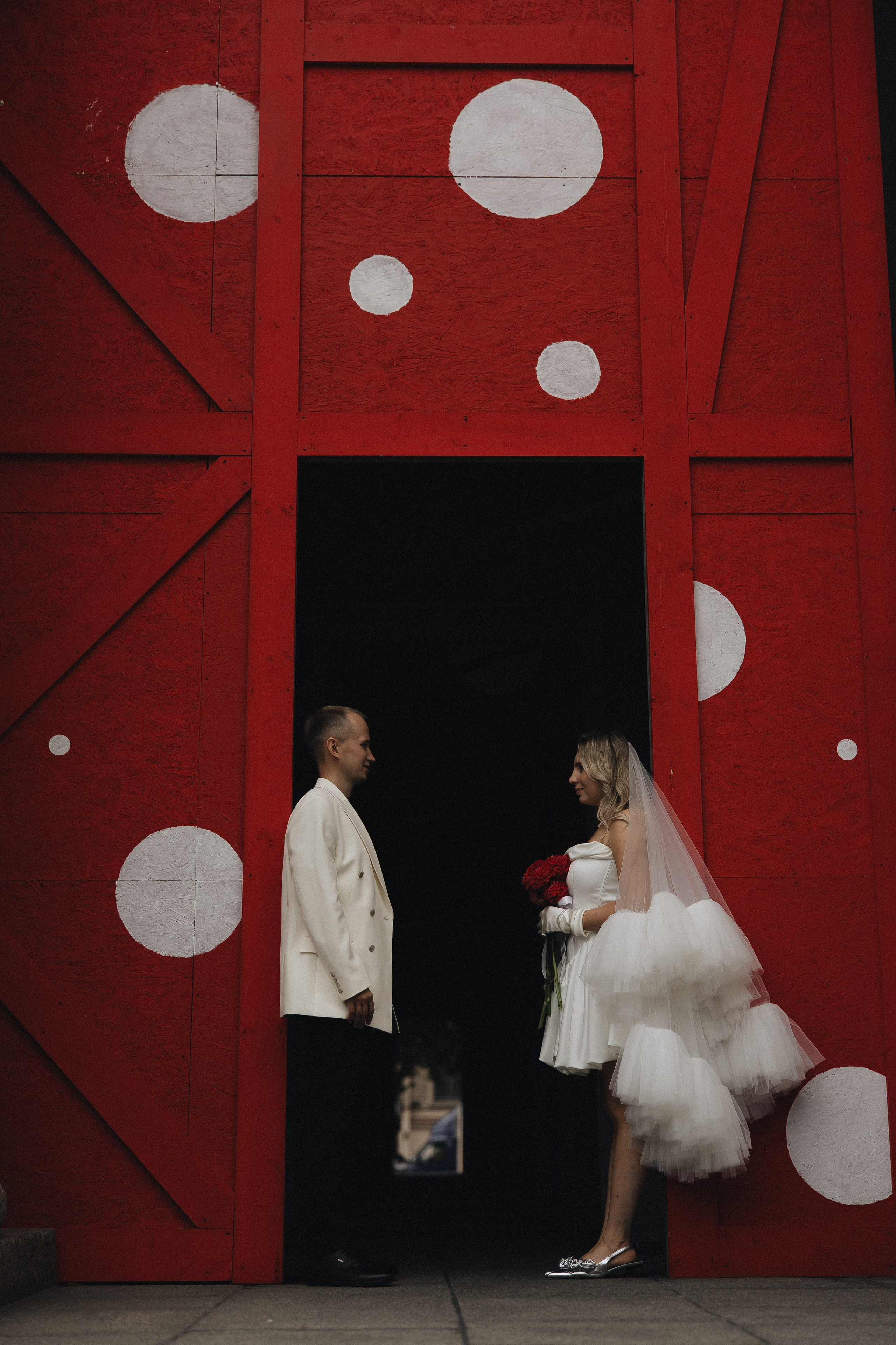 Когда я впервые увидел тебя, этот смех, ты мне напомнила по-моему сразу всех. Свадебный фотограф в Санкт-Петербурге Баженова Алина