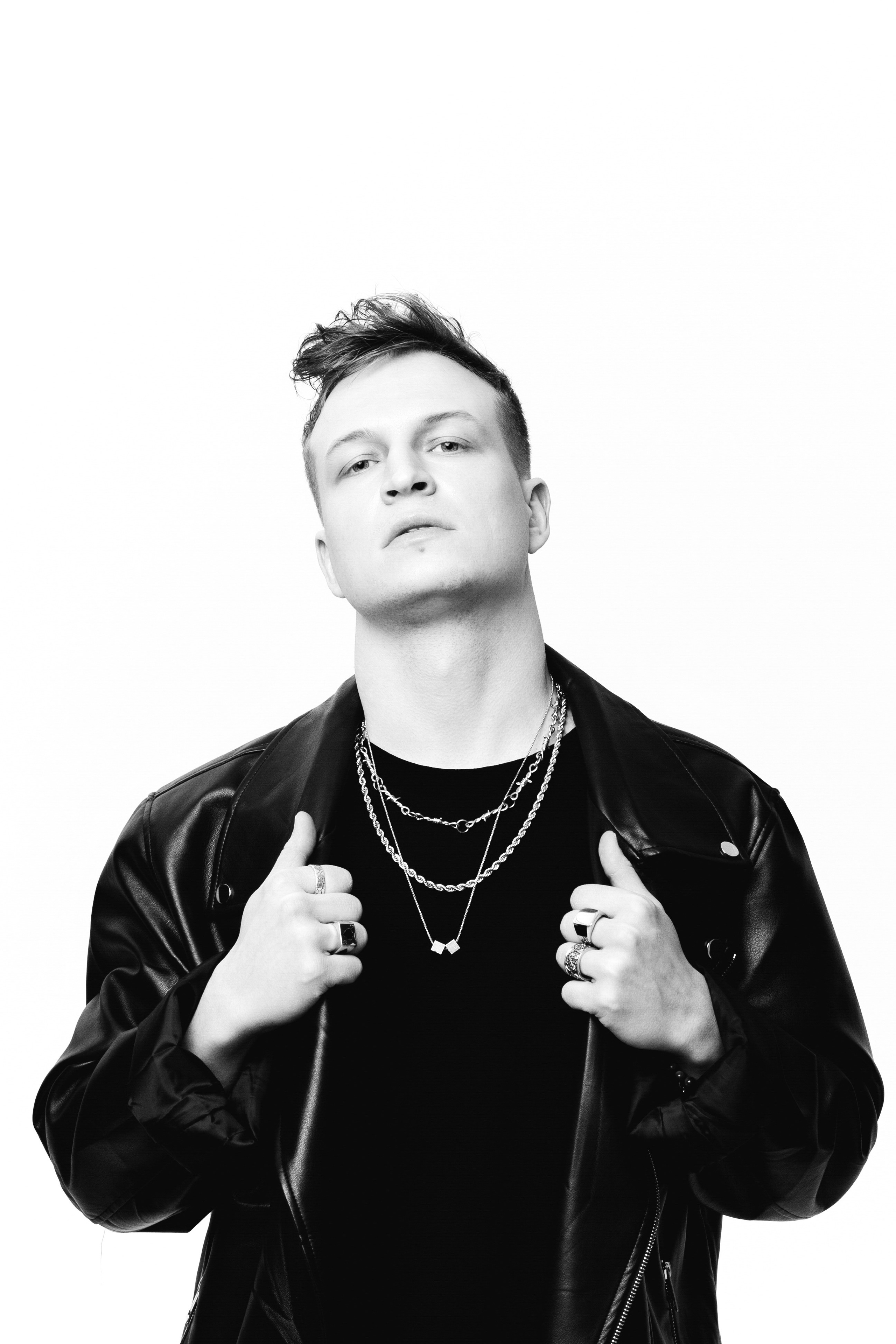 IOSTRA. Фотограф