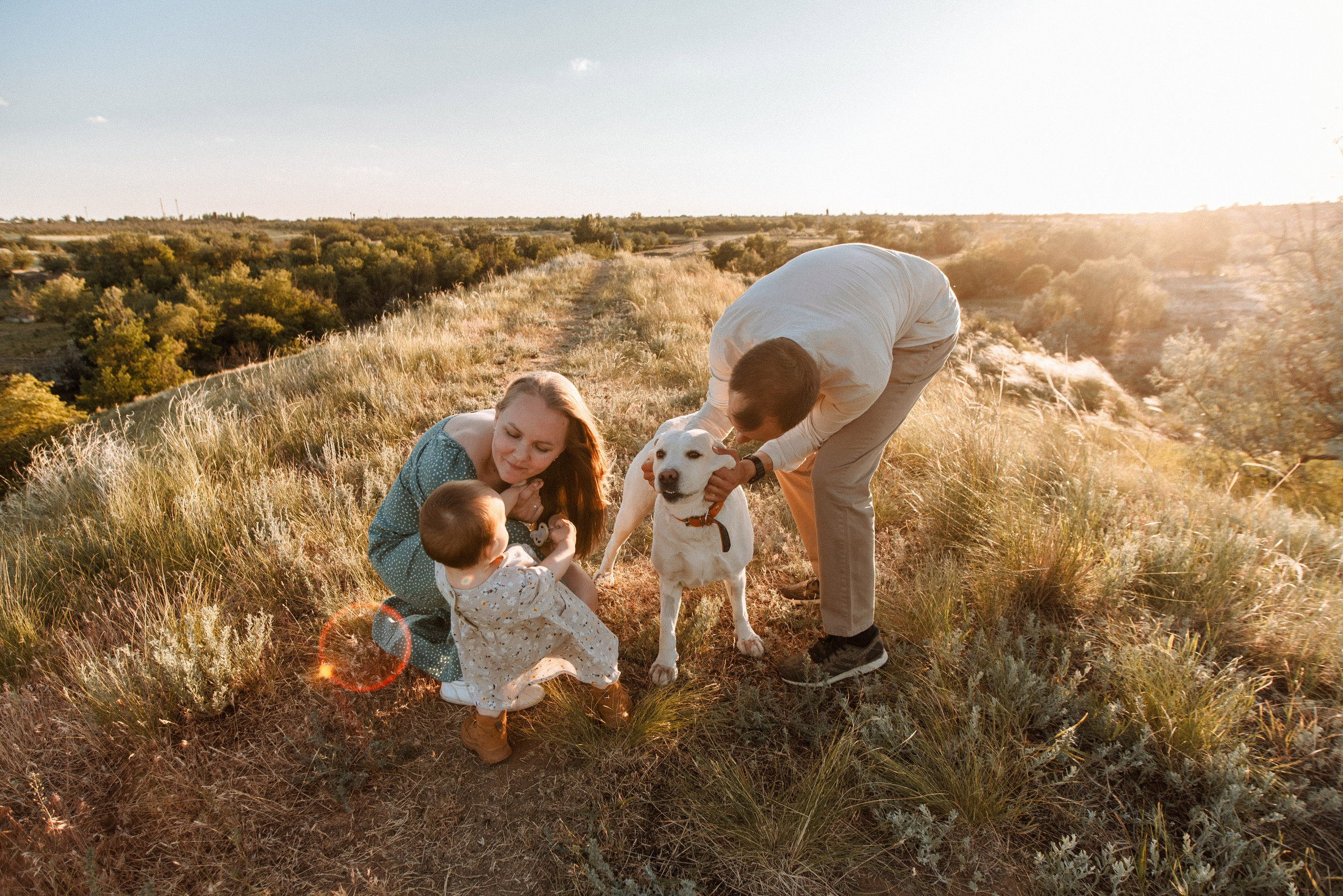 Трое в поле, не считая собаки. Семейный документальный фотограф в Волгограде Мариэта Додина