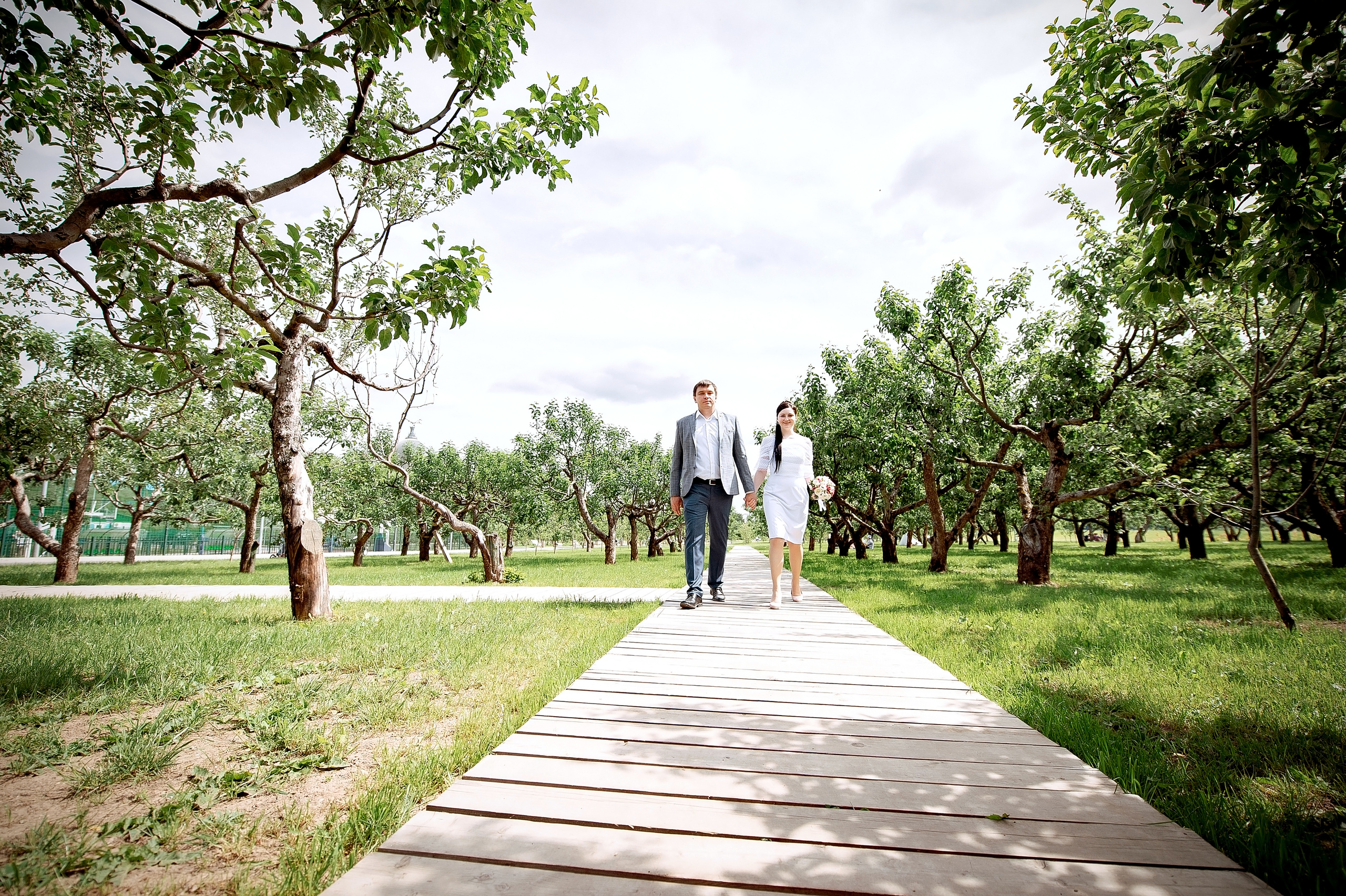 Летняя свадьба на ВДНХ. Свадебный и семейный фотограф Виктория Носачёва. Щелково, Москва и МО
