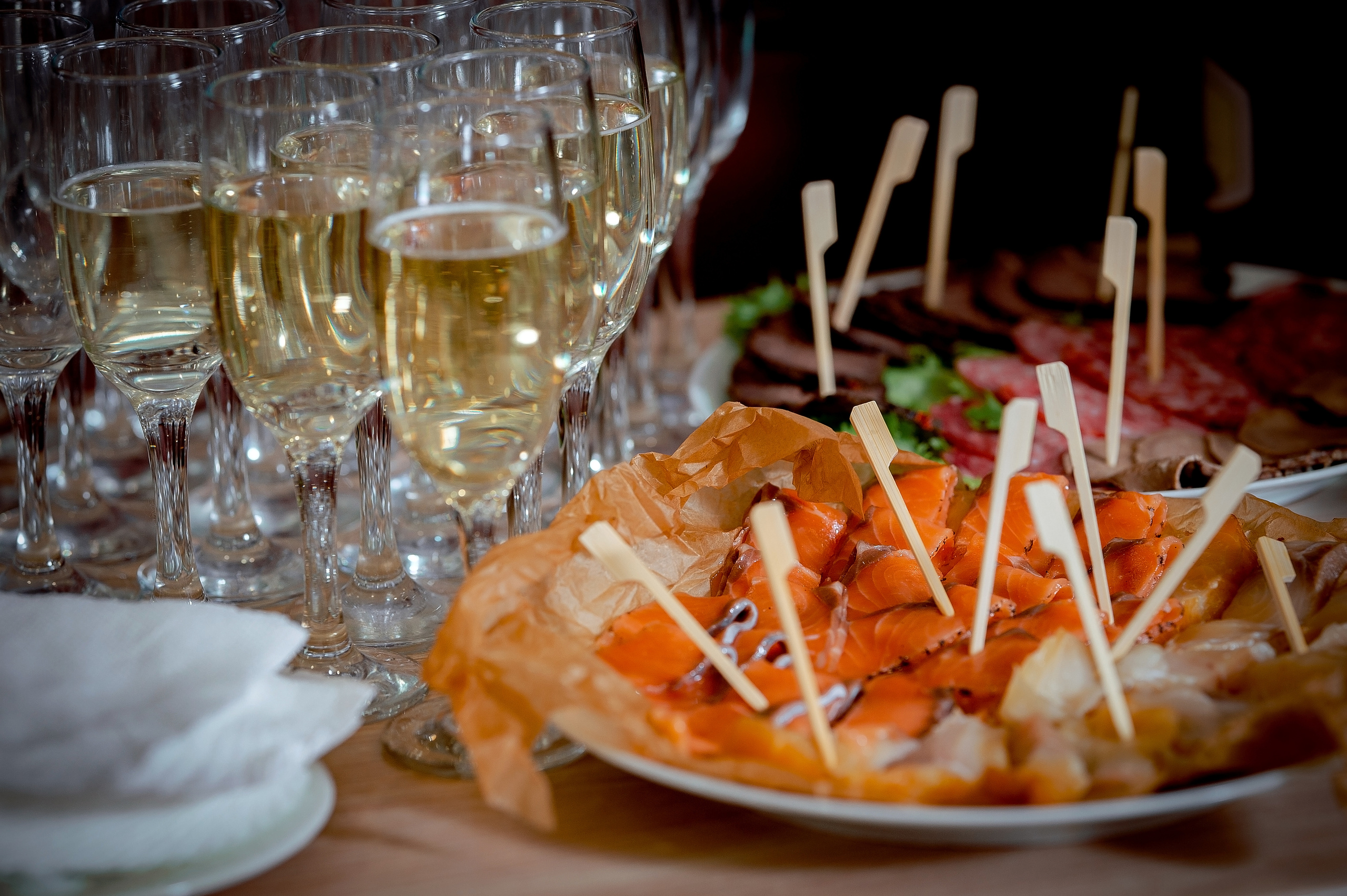 Летняя свадьба на ВДНХ. Свадебный и семейный фотограф Виктория Носачёва. Щелково, Москва и МО