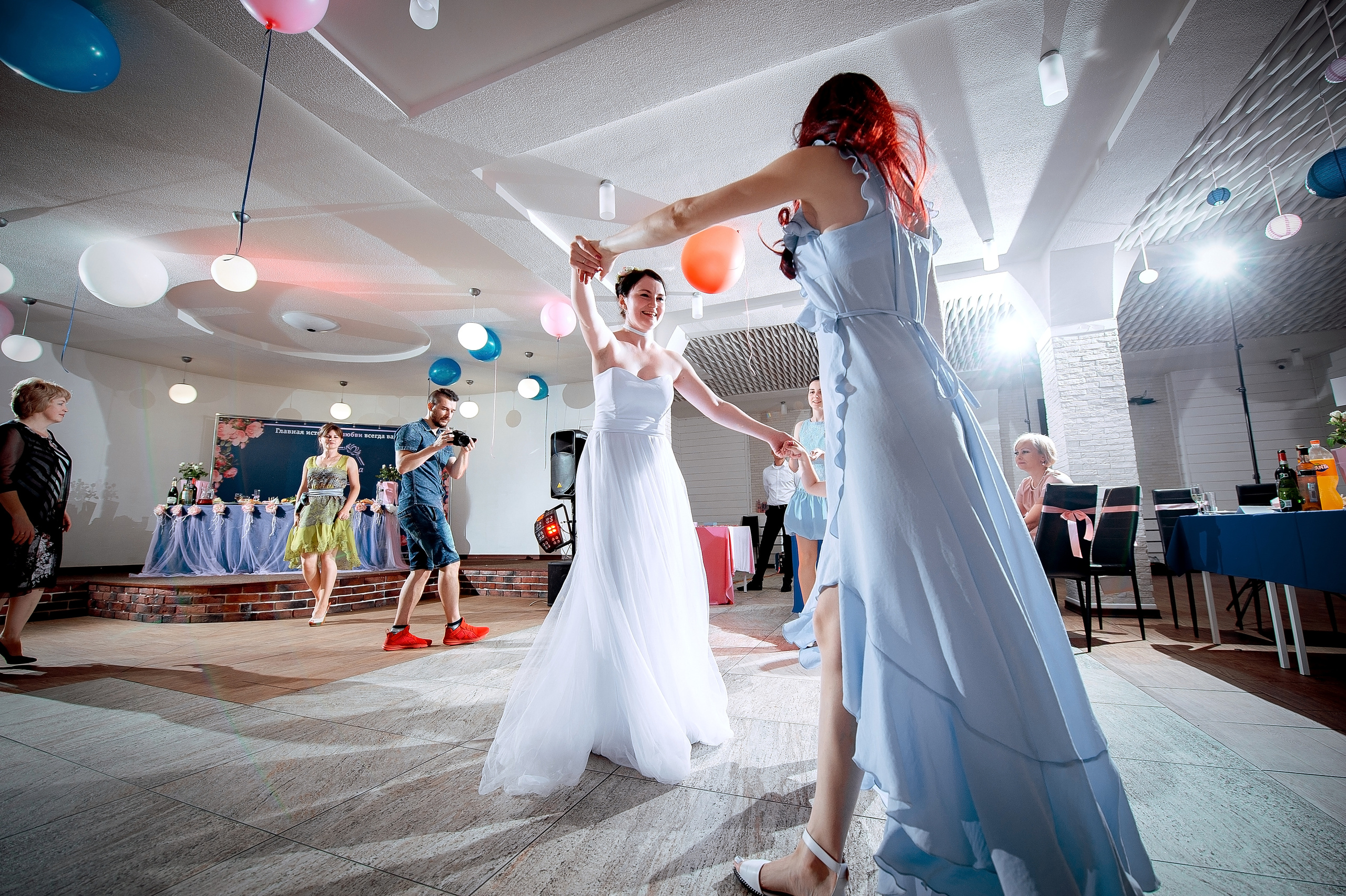 Летняя свадьба на ВДНХ. Свадебный и семейный фотограф Виктория Носачёва. Щелково, Москва и МО