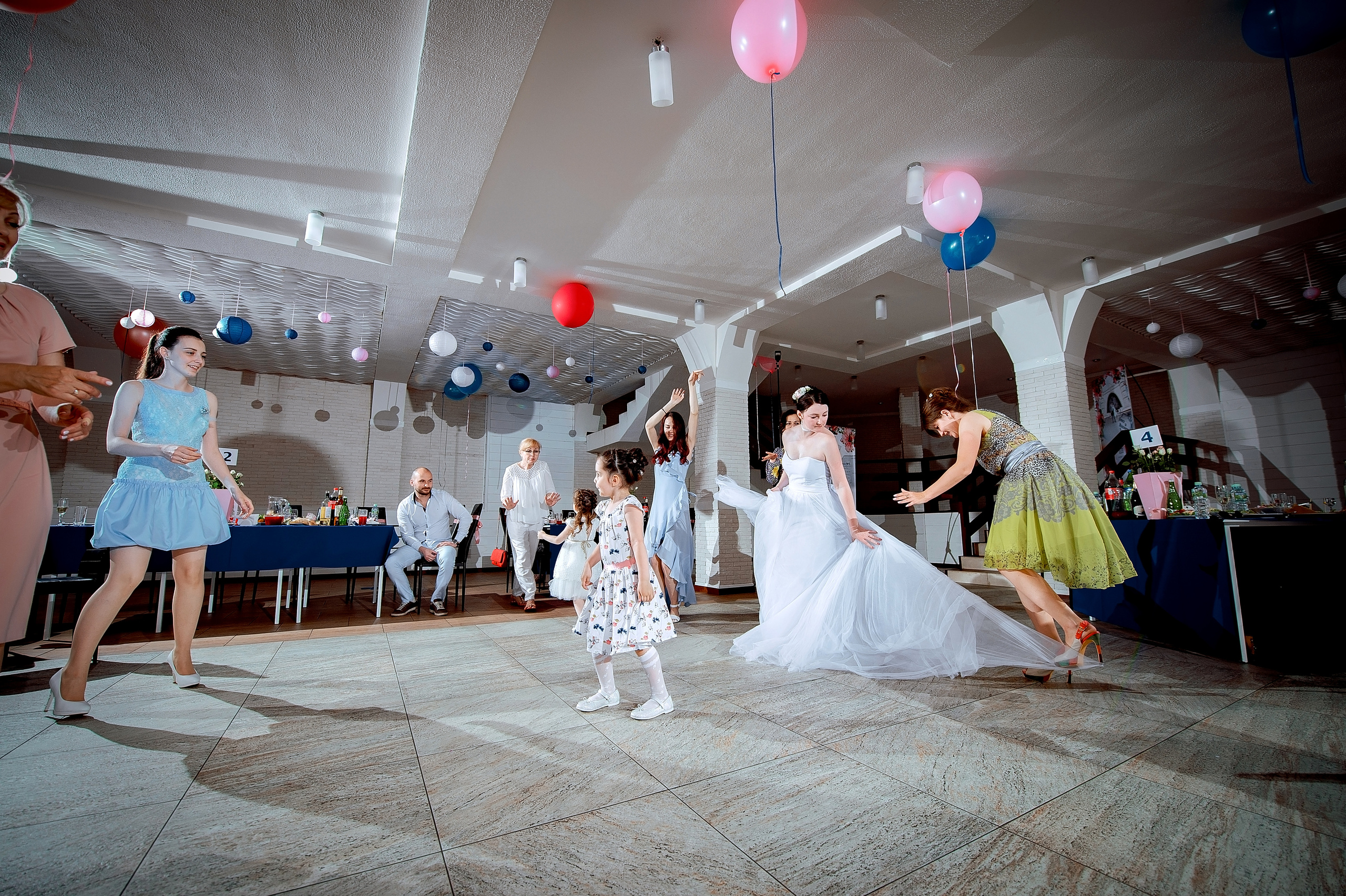 Летняя свадьба на ВДНХ. Свадебный и семейный фотограф Виктория Носачёва. Щелково, Москва и МО
