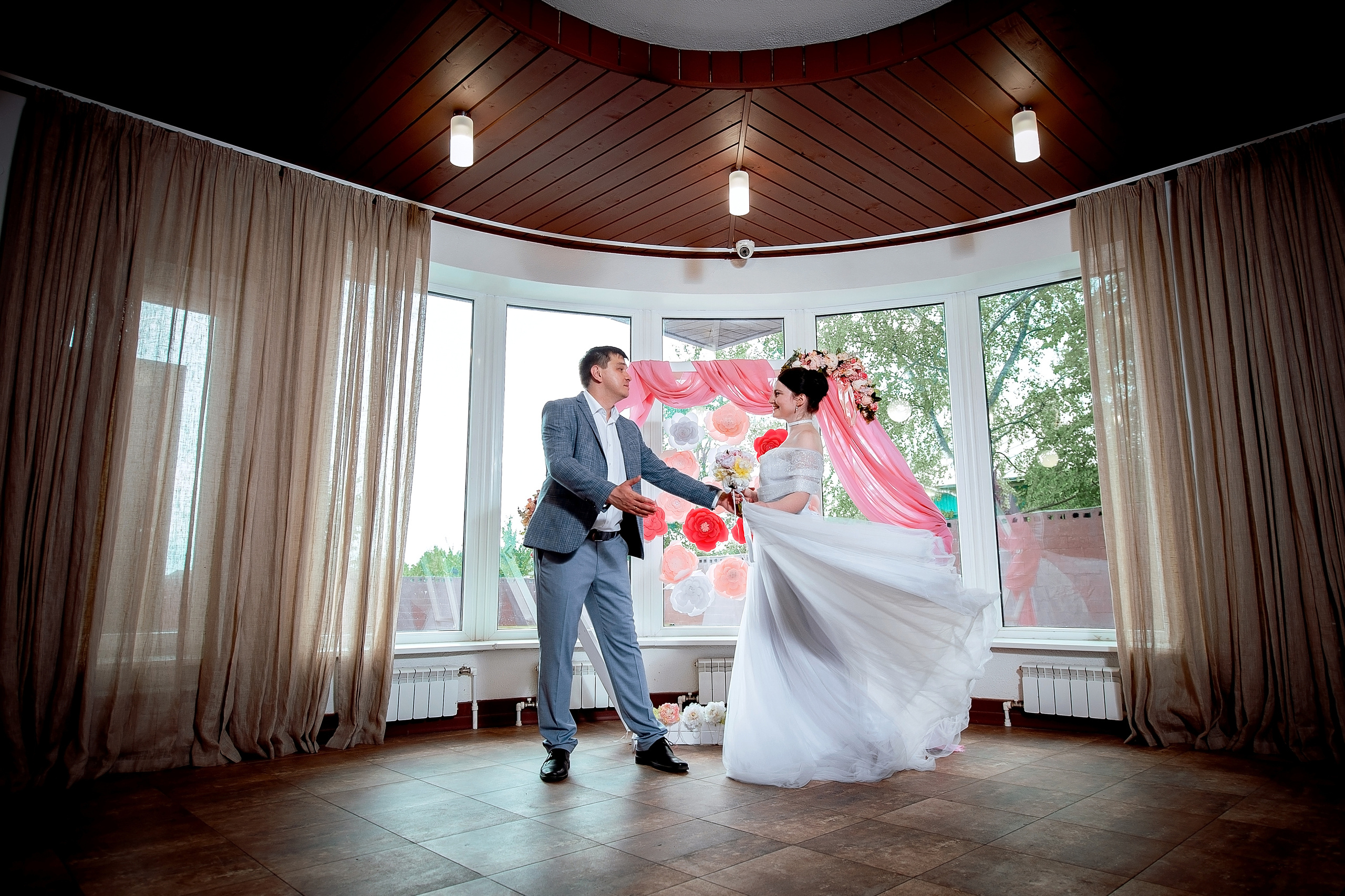 Летняя свадьба на ВДНХ. Свадебный и семейный фотограф Виктория Носачёва. Щелково, Москва и МО