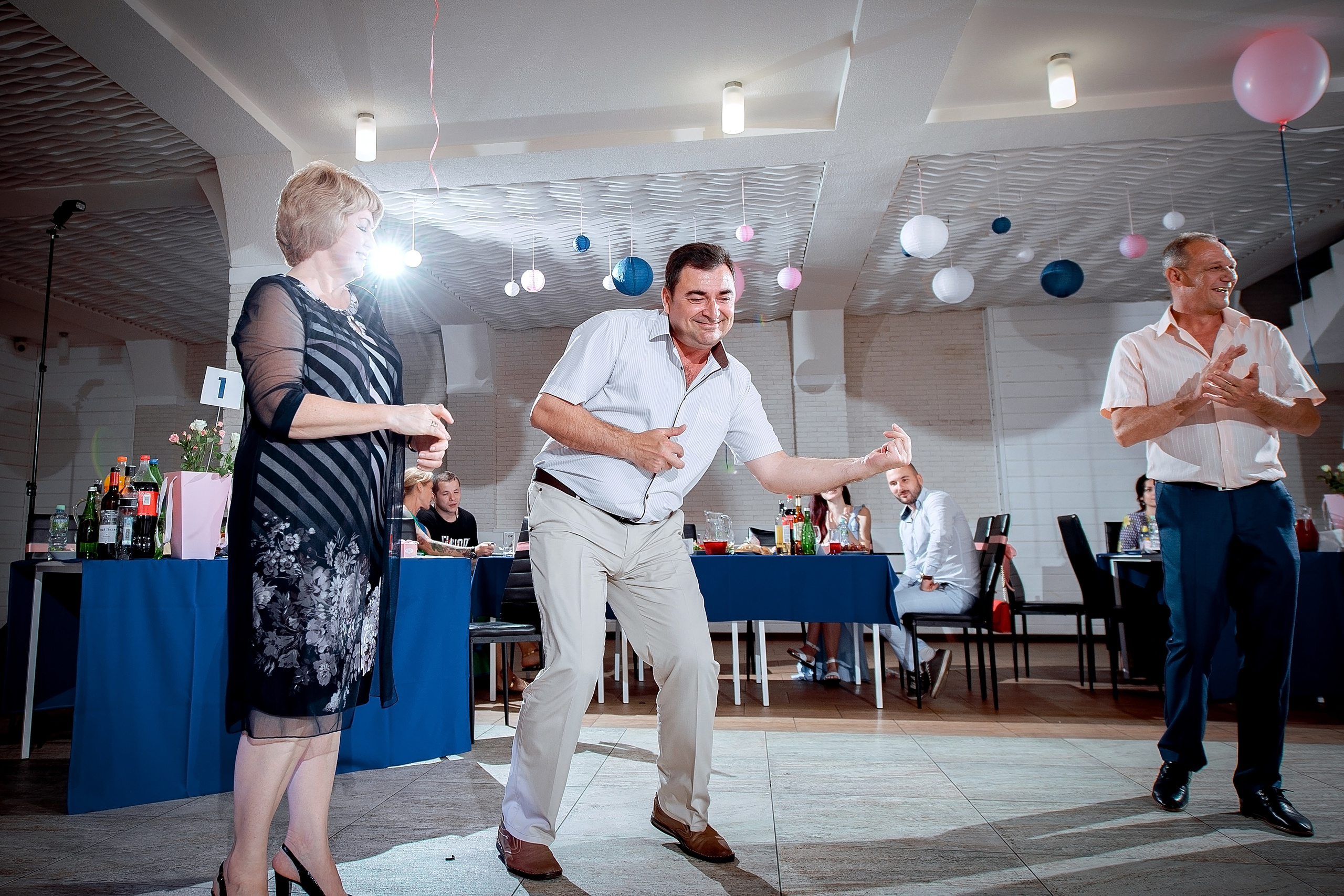 Летняя свадьба на ВДНХ. Свадебный и семейный фотограф Виктория Носачёва. Щелково, Москва и МО