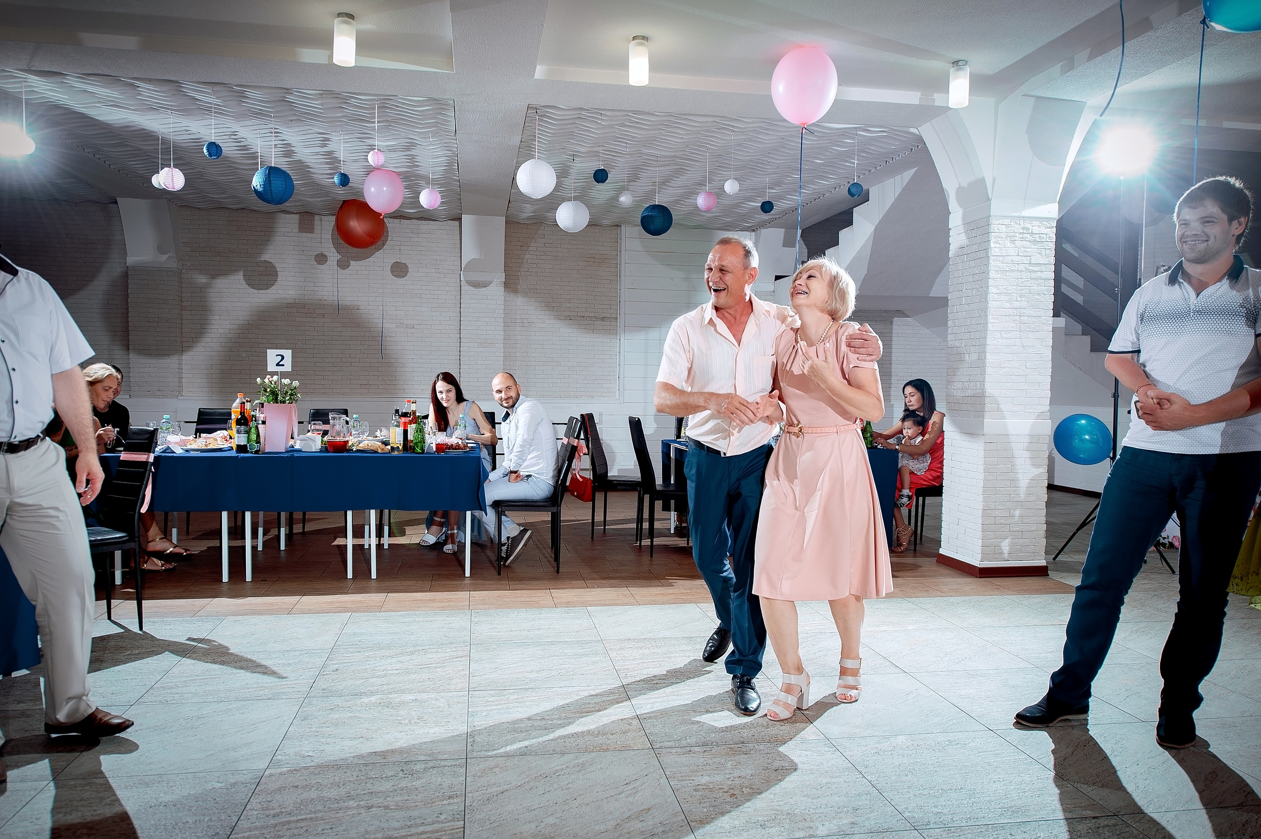 Летняя свадьба на ВДНХ. Свадебный и семейный фотограф Виктория Носачёва. Щелково, Москва и МО