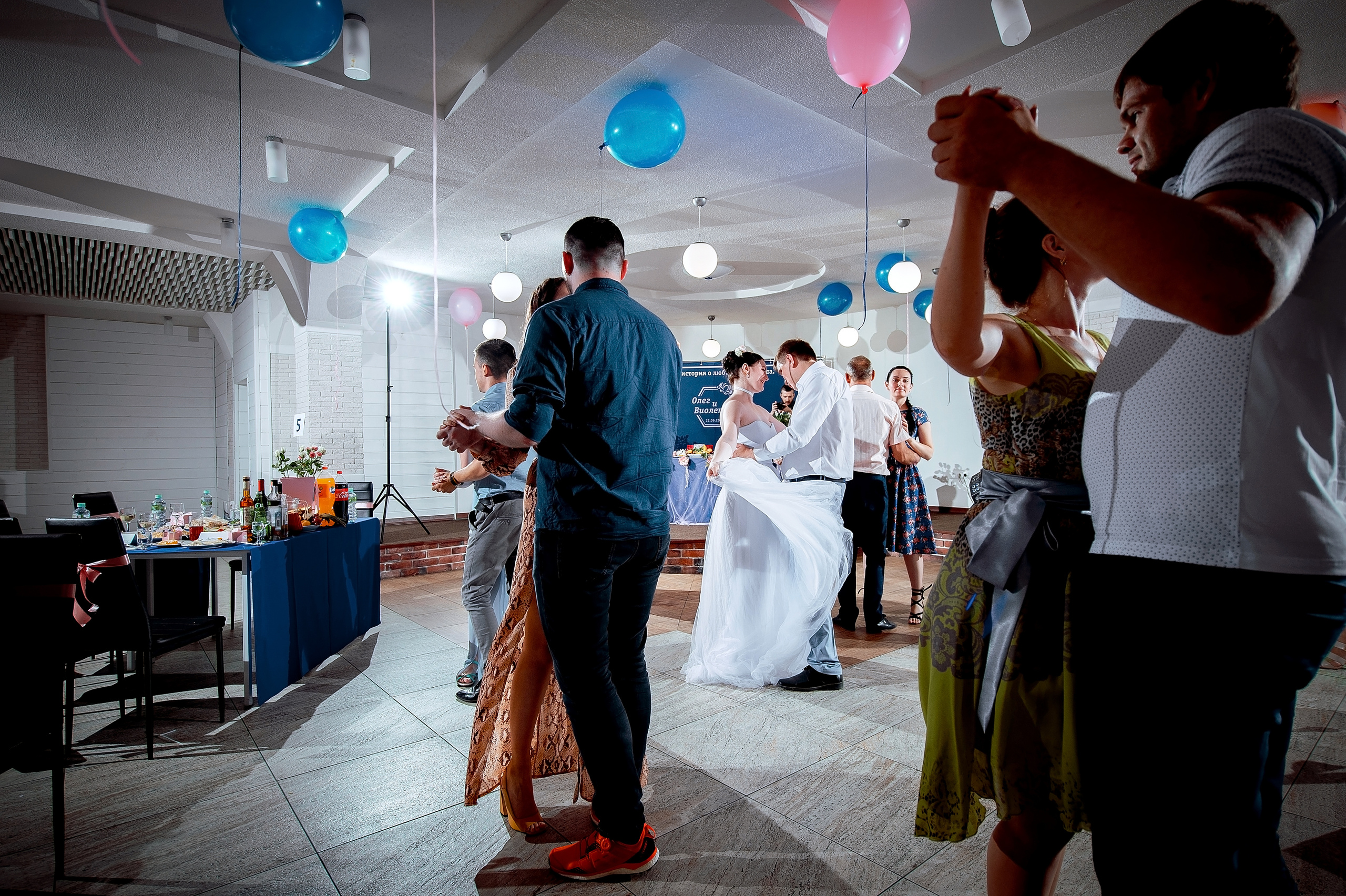 Летняя свадьба на ВДНХ. Свадебный и семейный фотограф Виктория Носачёва. Щелково, Москва и МО