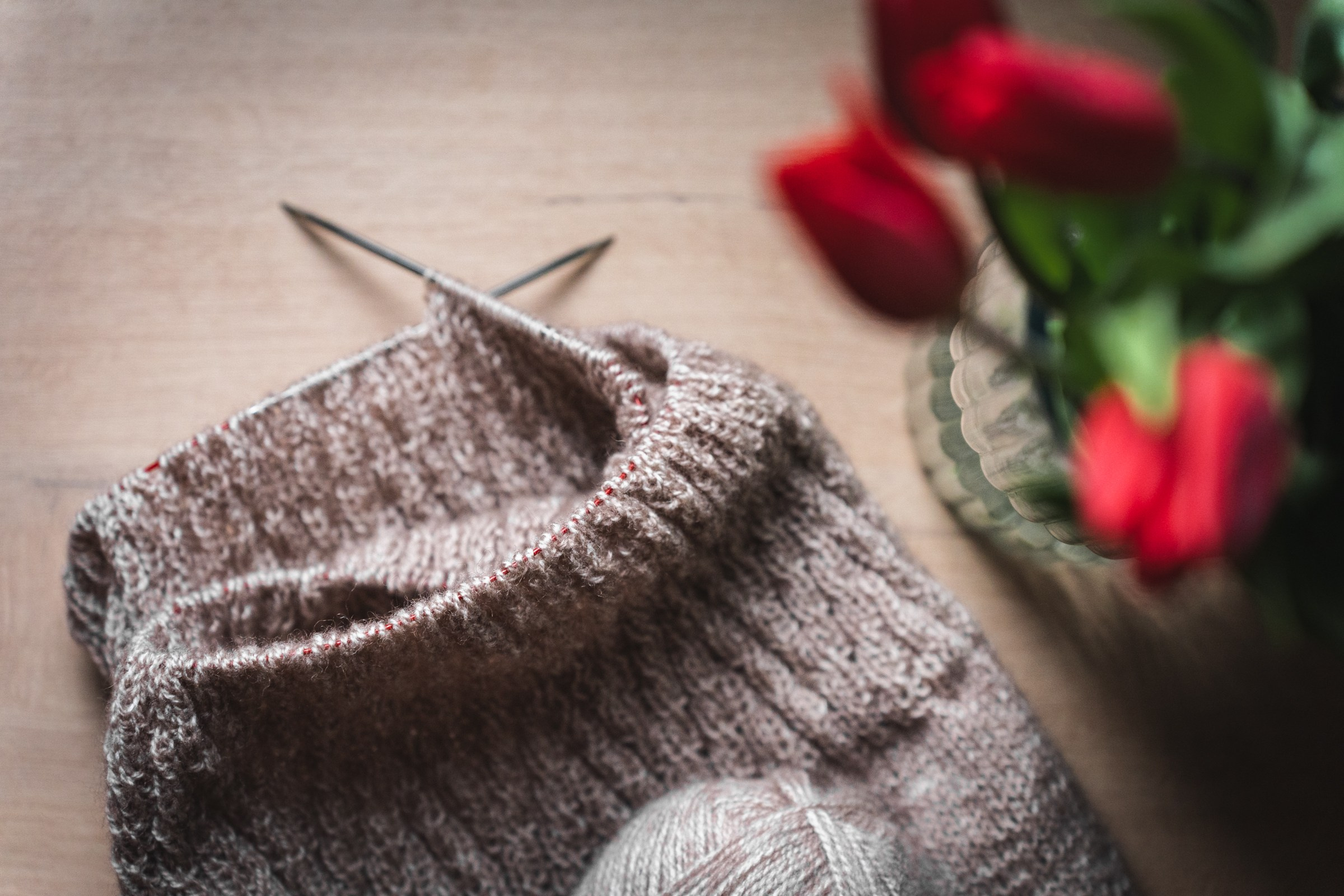 Съёмка рукодельных работ (вязания, ковровой вышивки) для маркетплейса ozon и wildberries, и для социальных сетей. Предметный фотограф Санкт-Петербург