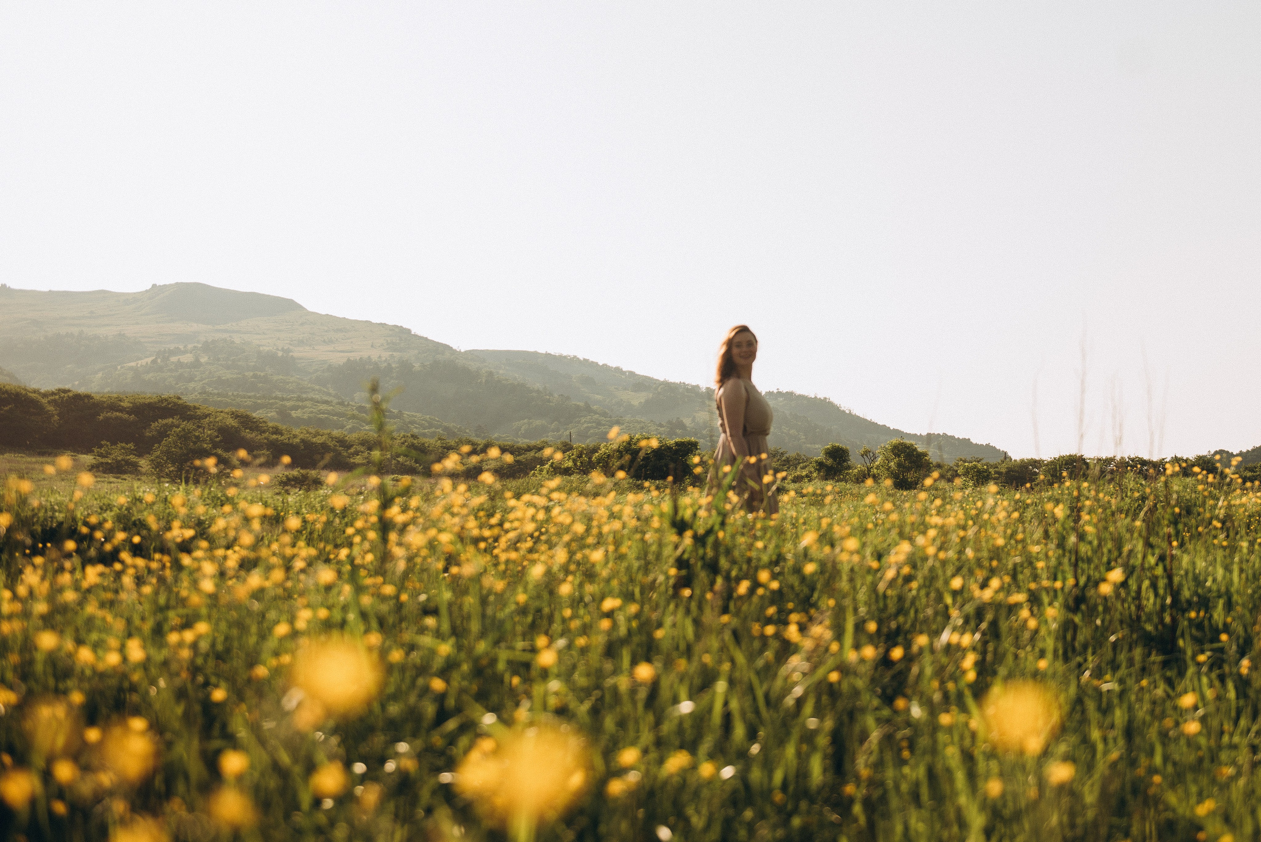 Маша в поле люпинов. Ирина Метелица фотограф на Шикотане