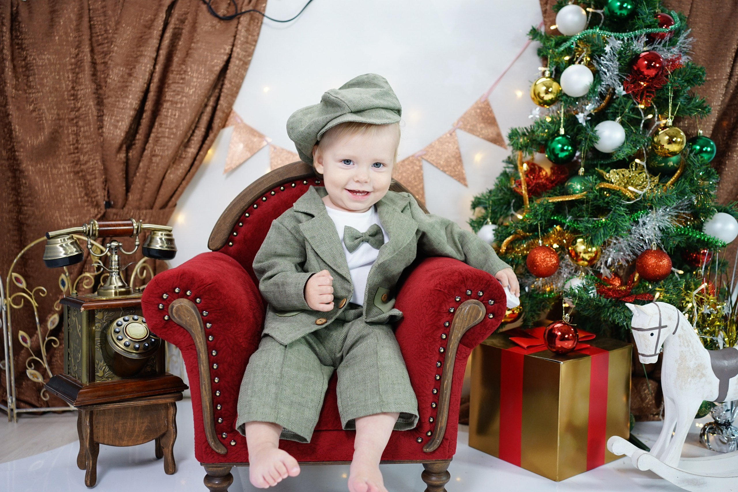 Бордовая зона. Детская Фотостудия ГОДОВАСИКИ в Санкт-Петербурге фотосесия на годик