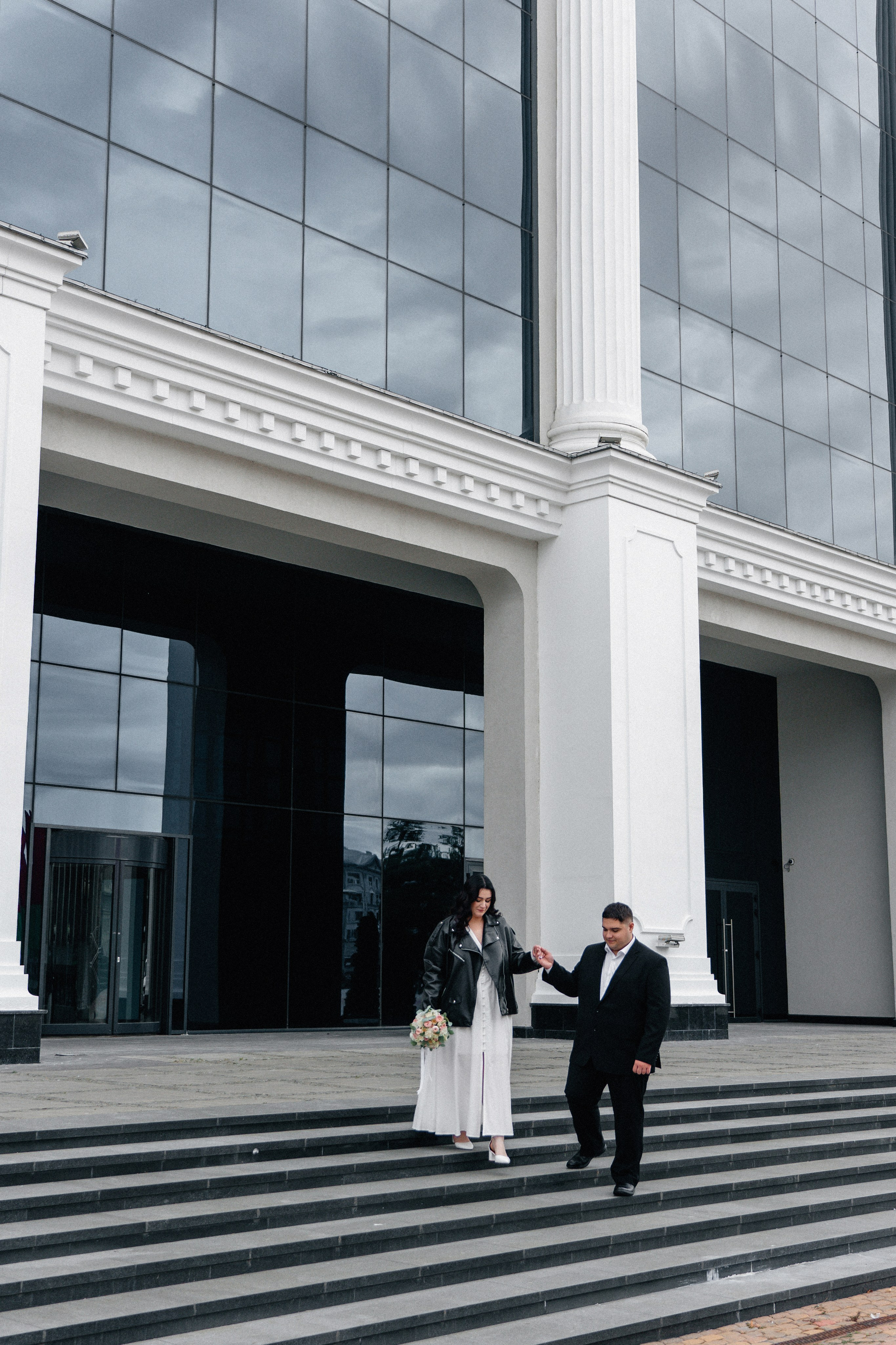 Юля и Дима прогулка в Троицком предместье. Ваш семейный фотограф в Минске — Вика Трегубова