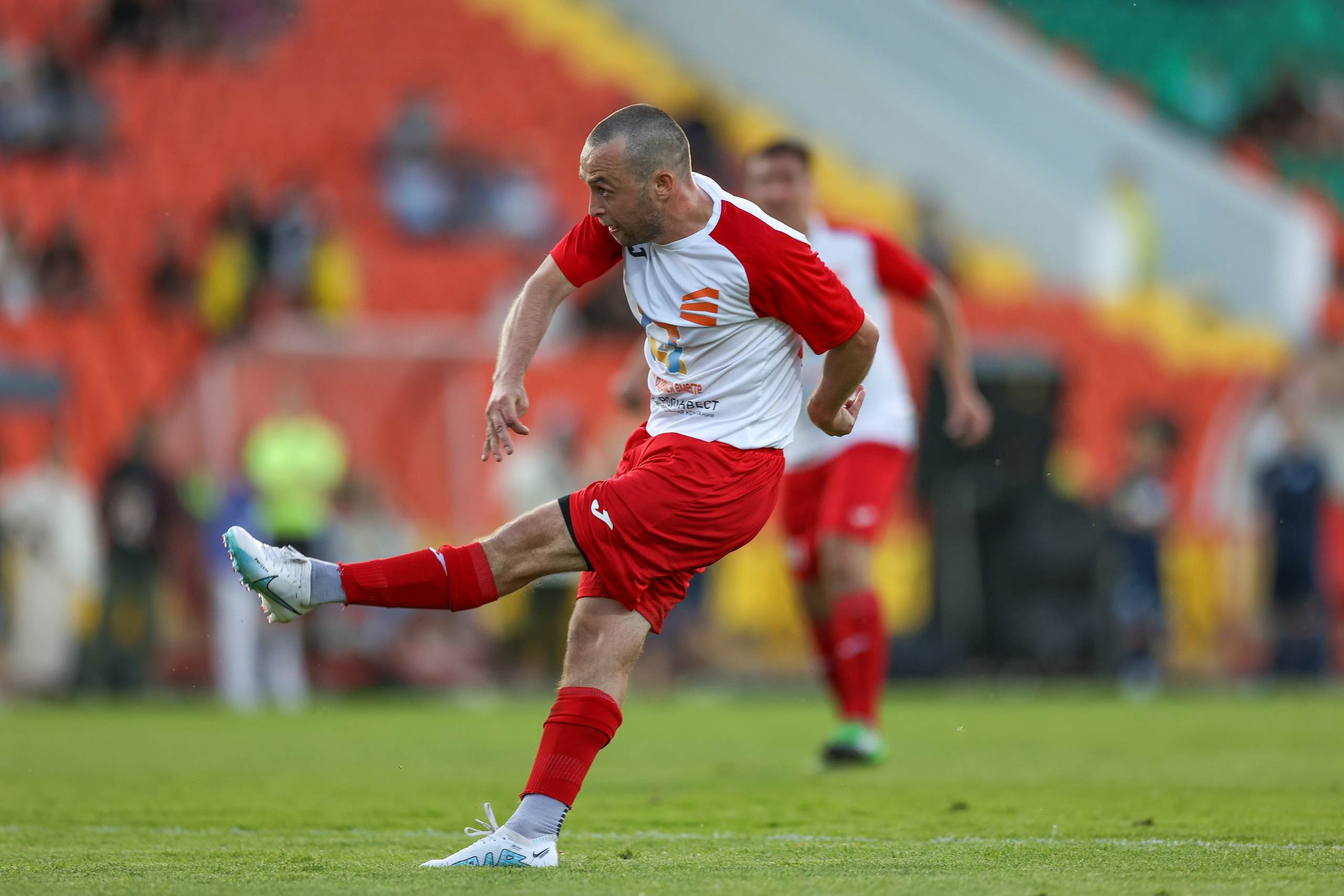 Благотворительный футбольный матч Друзья Бурмистрова vs ФК Fight Nights. Спортивный репортажный фотограф Казань Нафис Сиразетдинов