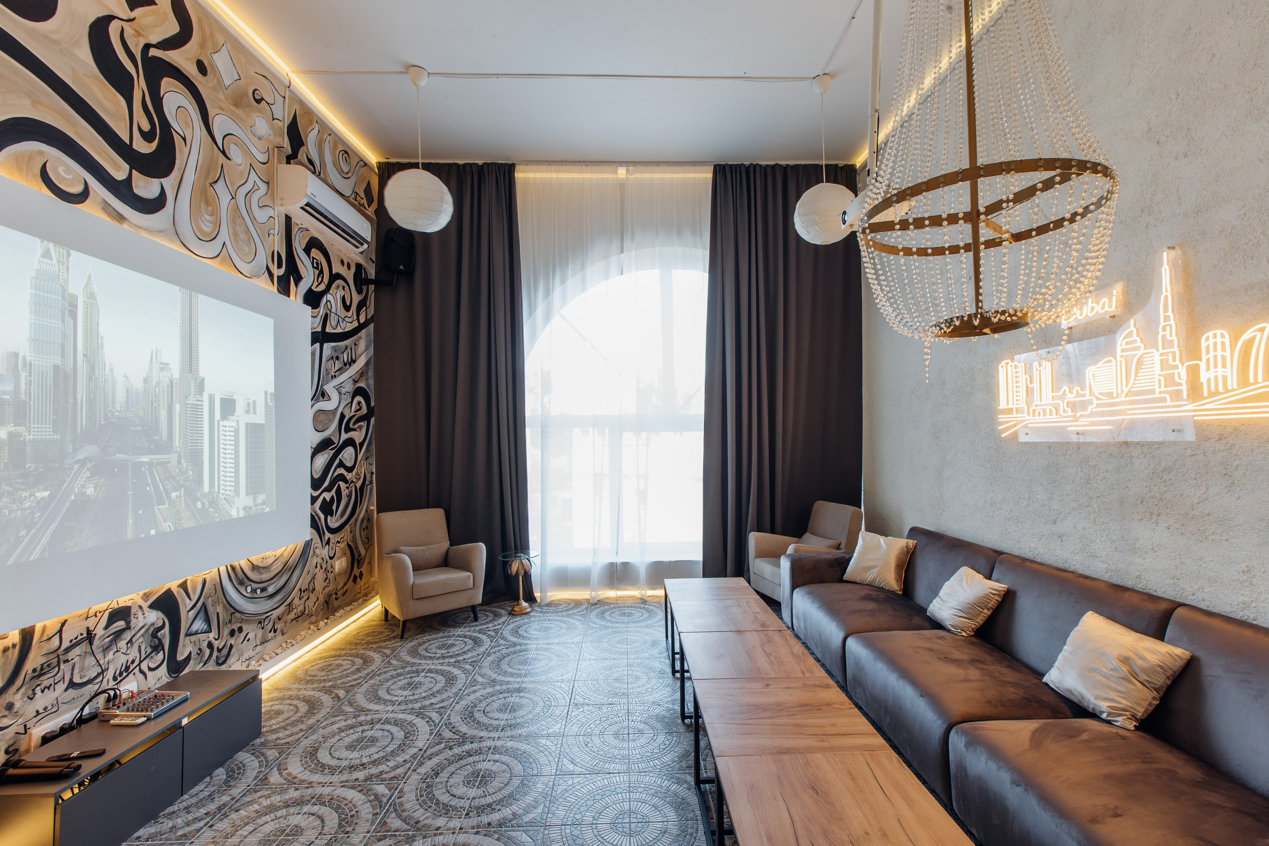 Дубай (лето). Аренда лофта в СПб для мероприятий