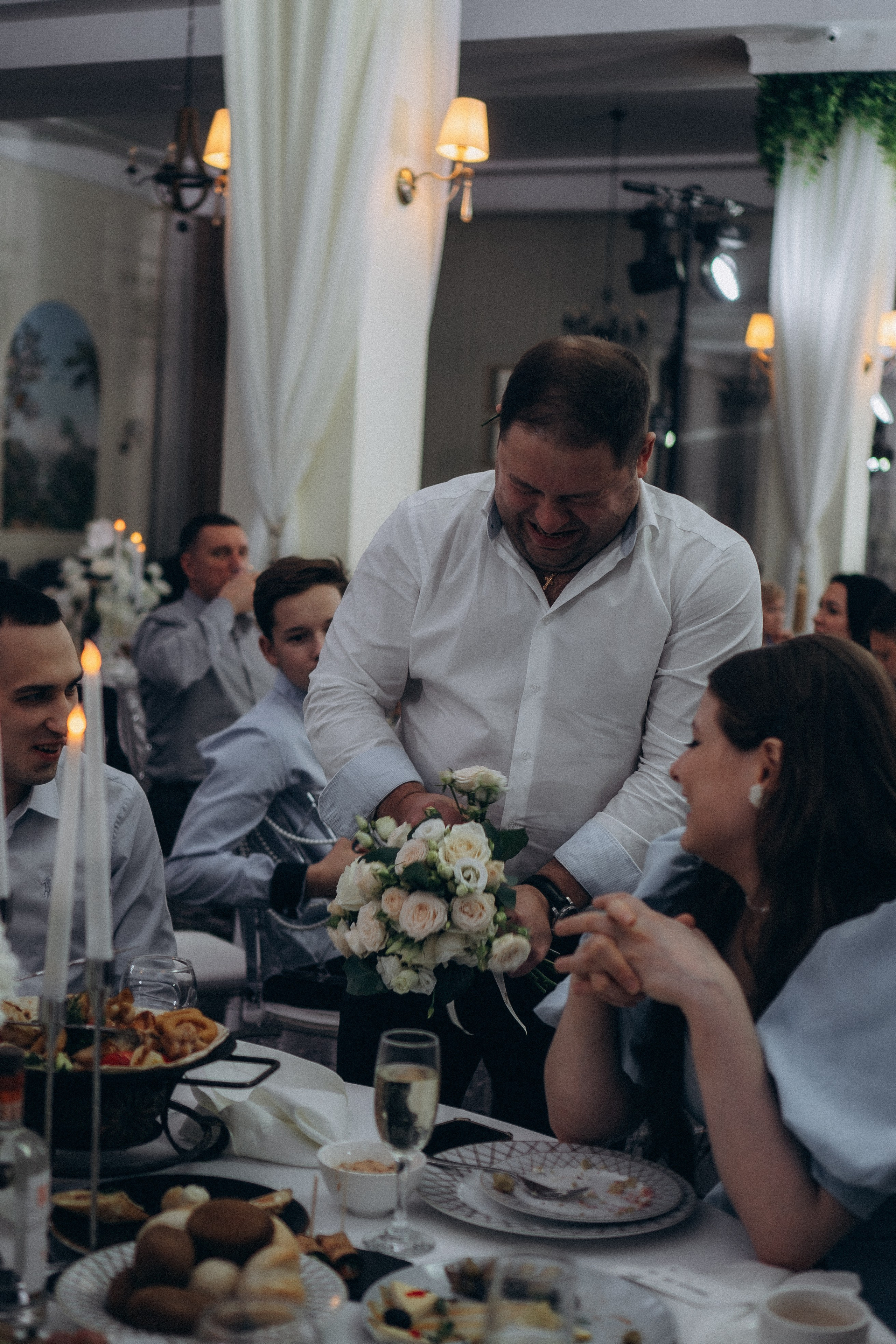 СВАДЕБНАЯ СЬЕМКА СБОРОВ В ОТЕЛЕ И ВЫЕЗД НА ЦЕРЕМОНИЮ (СНЯТО В СИБИРЕ В НИЖНЕВАРТОВСКЕ). Профессиональный фотограф, Санкт-Петербург — Виктория Богомолова