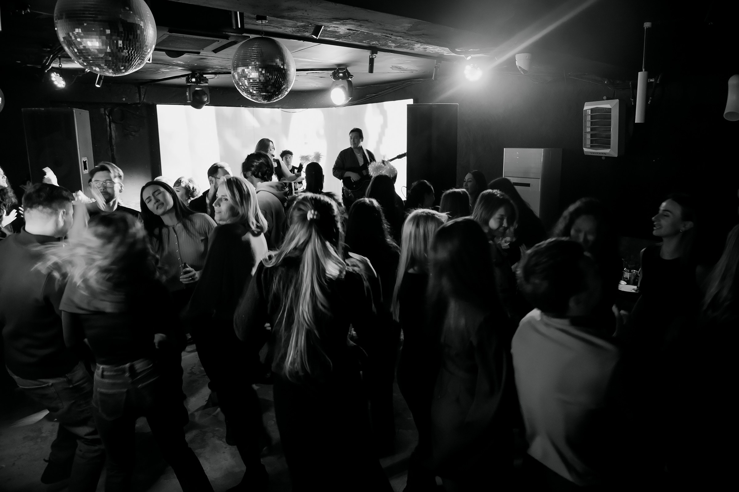 Chechil Pub в ТД Дана-Chechil Розыбакиева. Репортажный фотограф в Алматы Каюпов Сержан