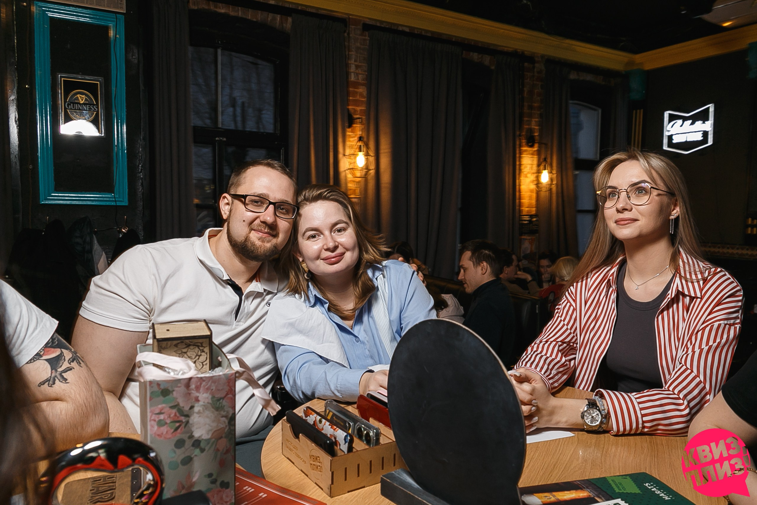 Квиз Плиз в Харатс Пабе. Событийный фотограф Максим Бескоровайновнов