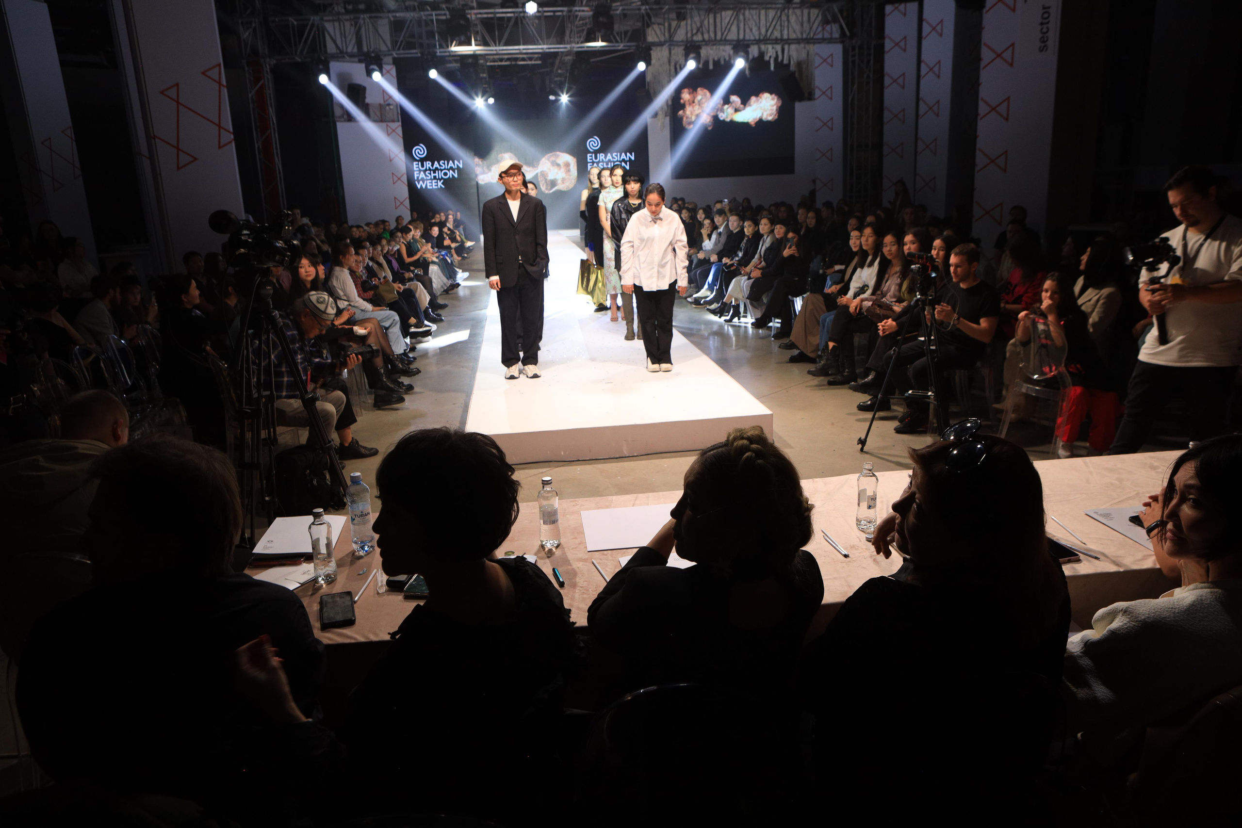 Eurasian Fashion Week 2022. Контент Фотограф в Алматы и мире Джантурина Динара