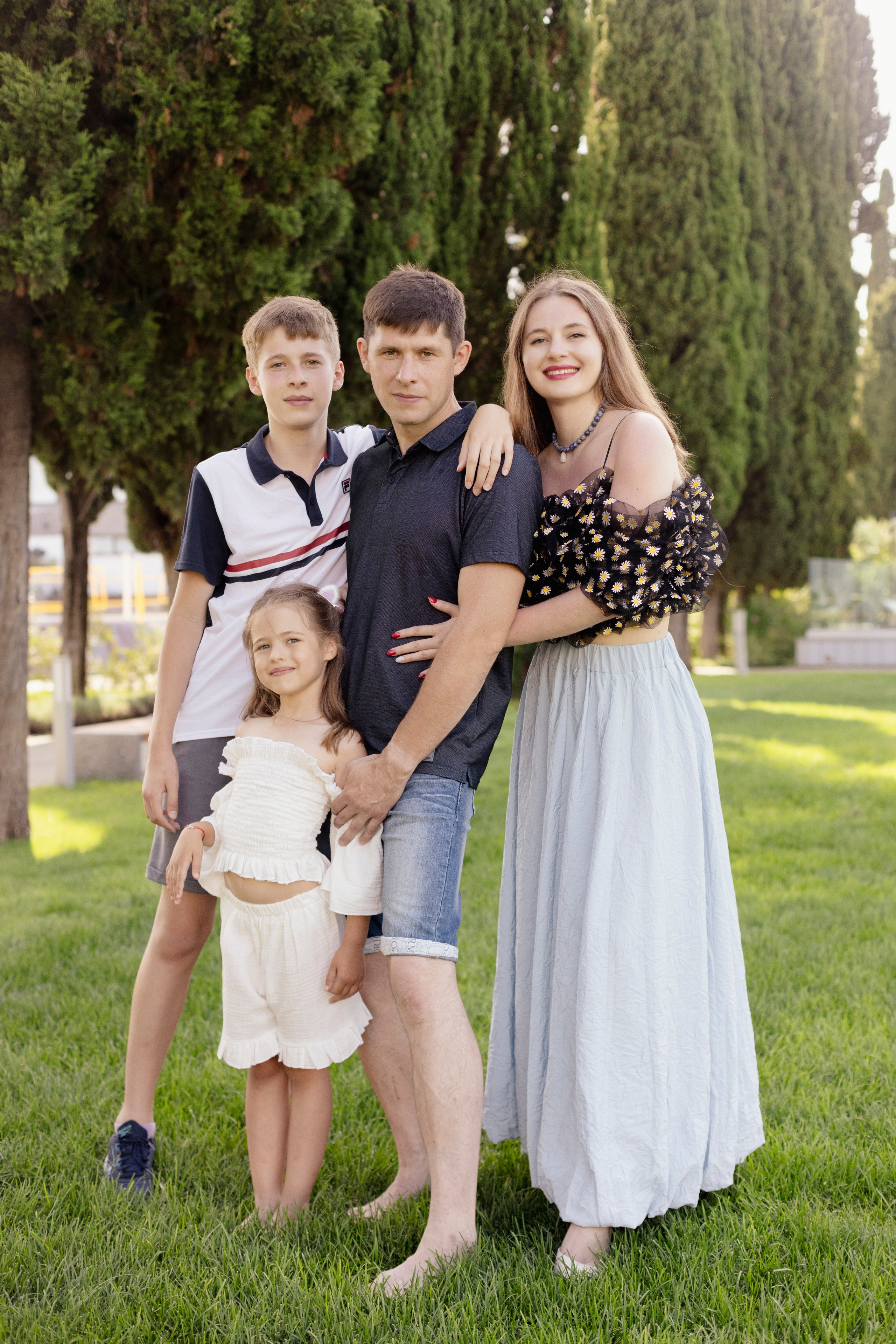 Радостные моменты в тени кипарисов. Reportage and staged photographer Natalia Sannikova