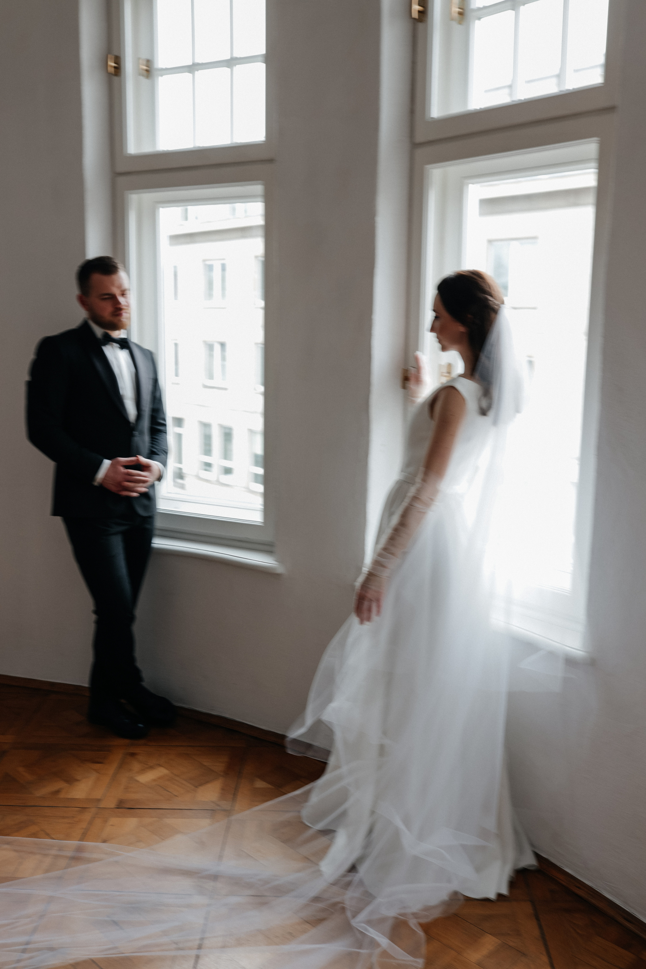 Нежность на кончиках пальцев. Свадебный и семейный фотограф в Варшаве