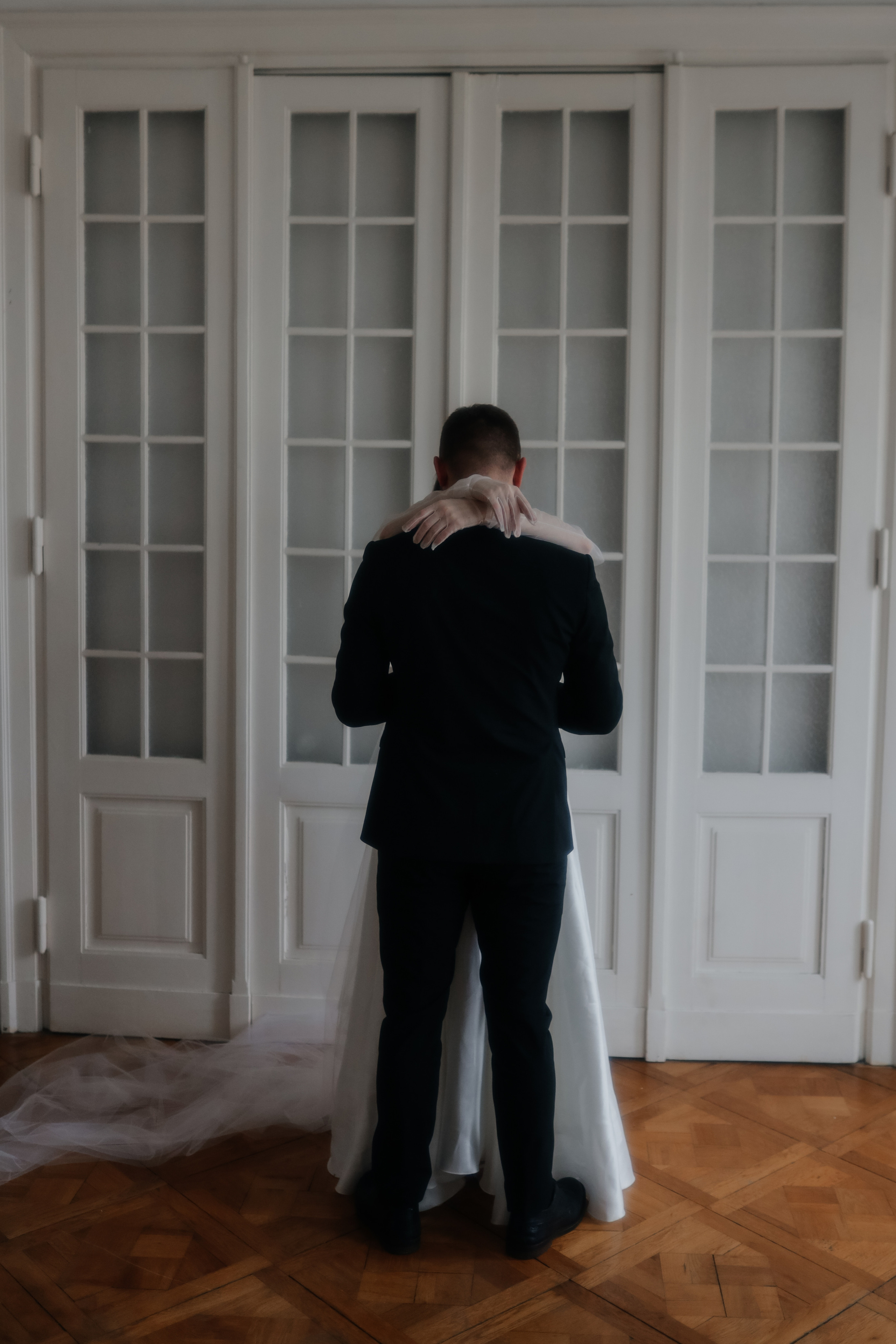 Нежность на кончиках пальцев. Свадебный и семейный фотограф в Варшаве