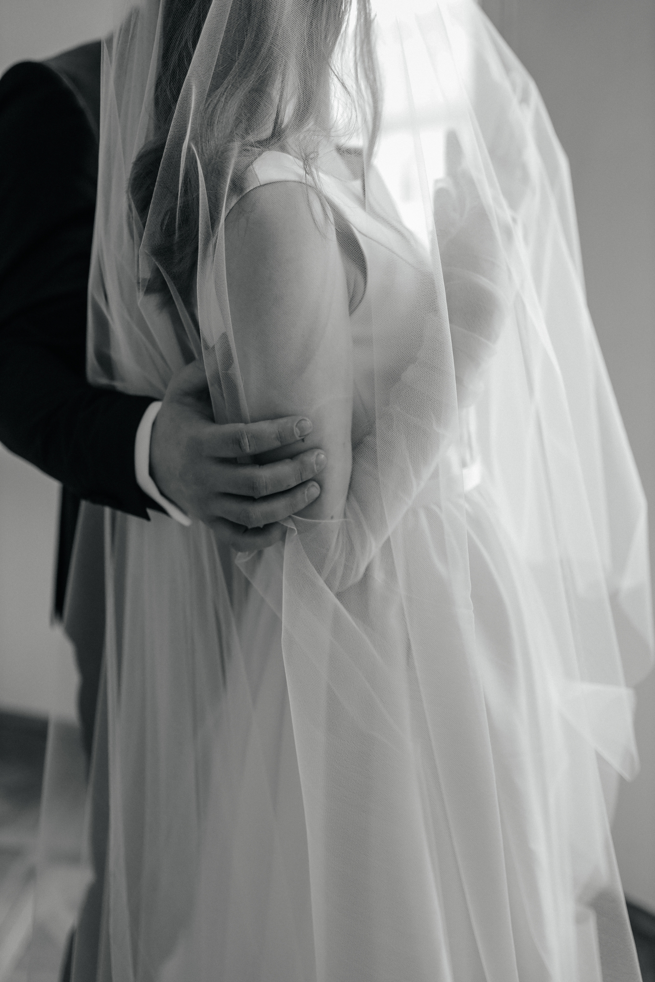 Нежность на кончиках пальцев. Свадебный и семейный фотограф в Варшаве