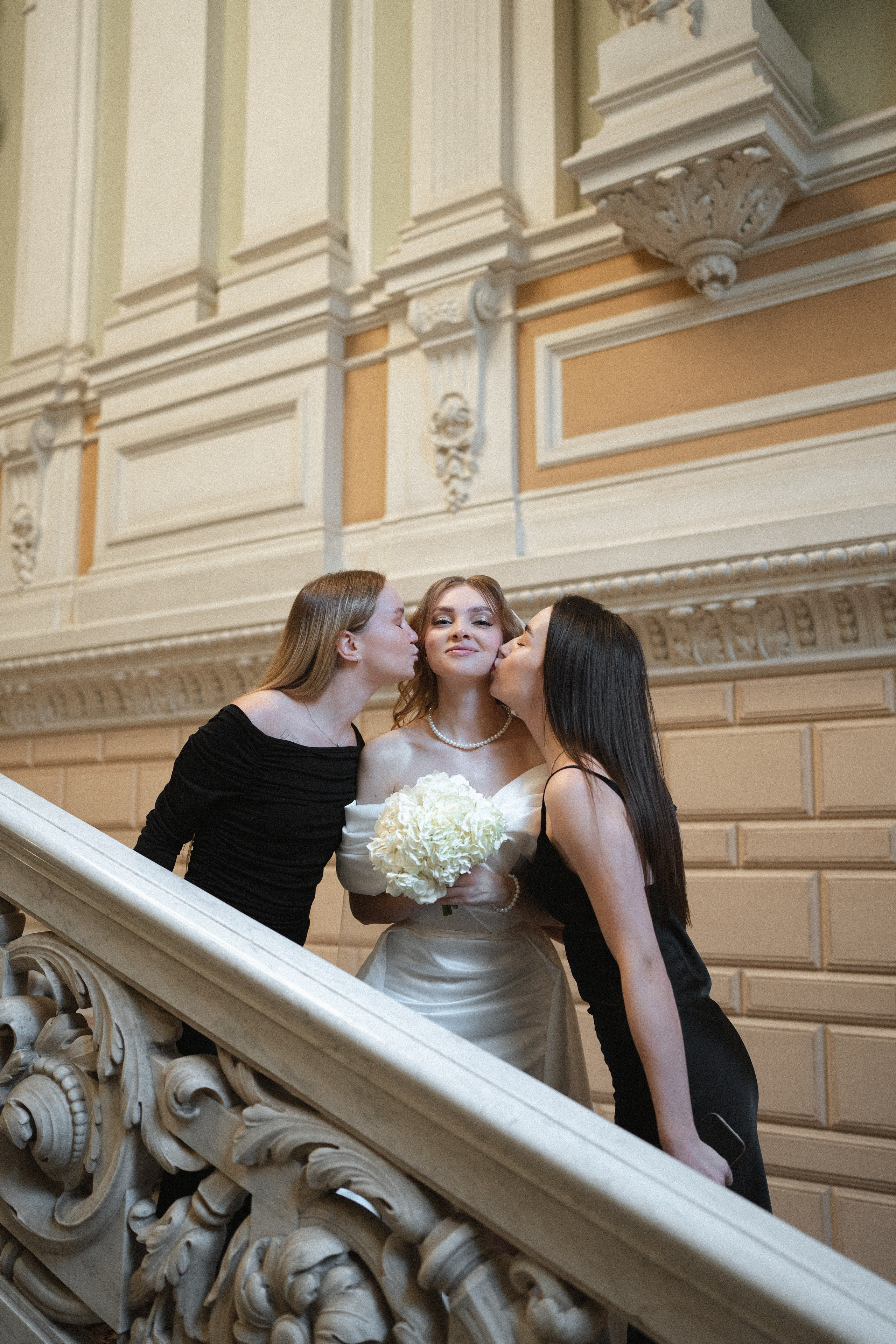 Дмитрий и Кира (Эрмитаж). Свадебный фотограф в Санкт-Петербурге