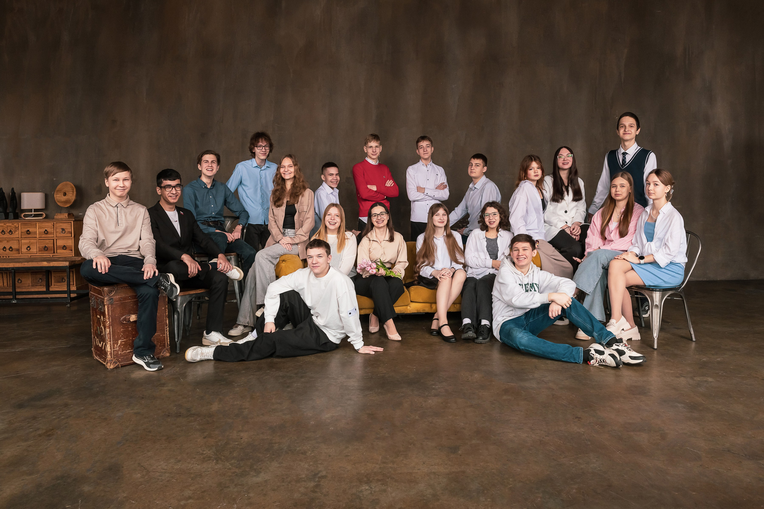 Выпускной альбом для 9 класса в Москве. Школьные фотографы «НЕБУРАТИНО»