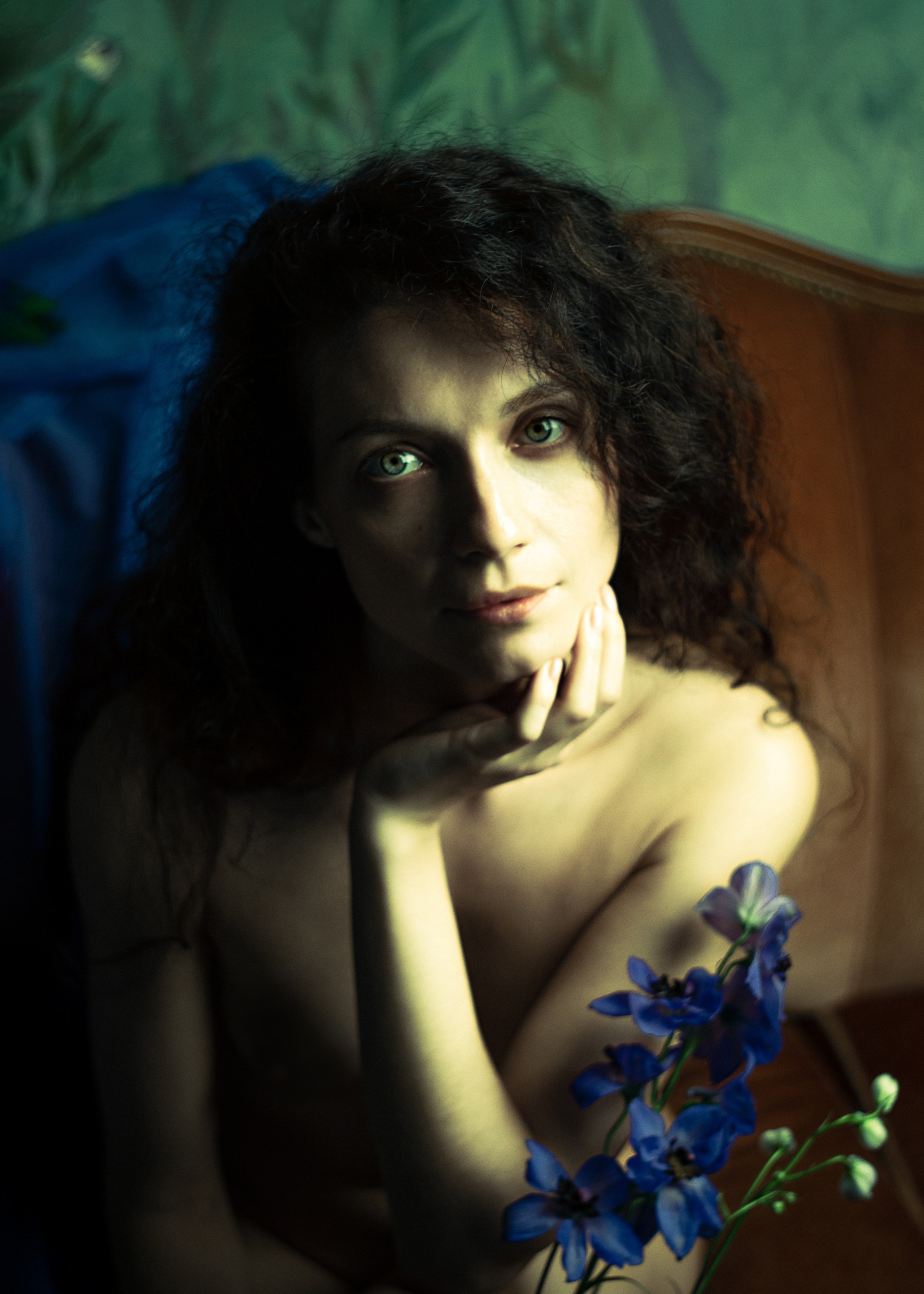 В цветах (18+). Фотограф в Москве Лера Юдина