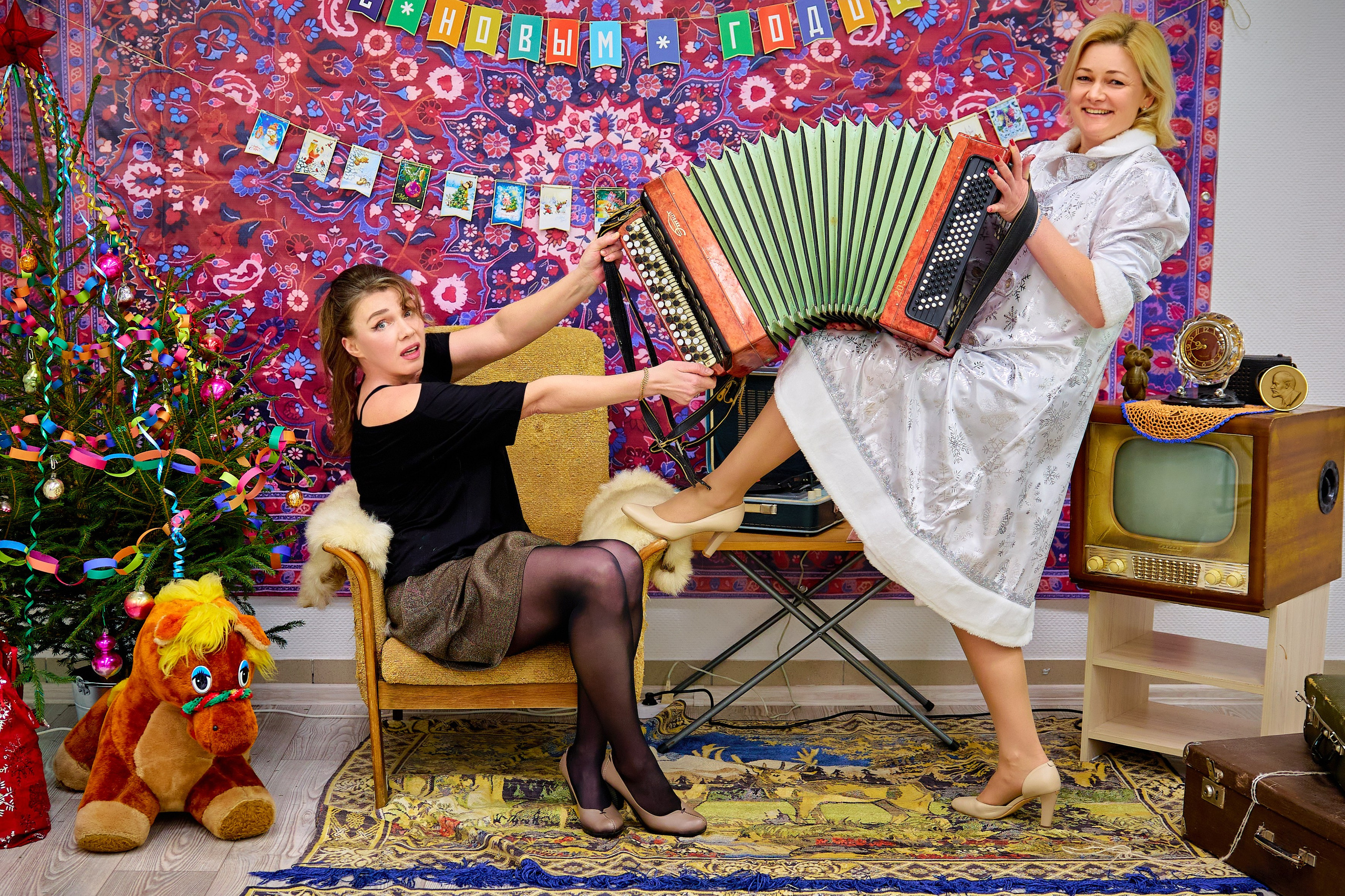 «SWAN» Советский Новый Год. Фотограф Люся Воробьева