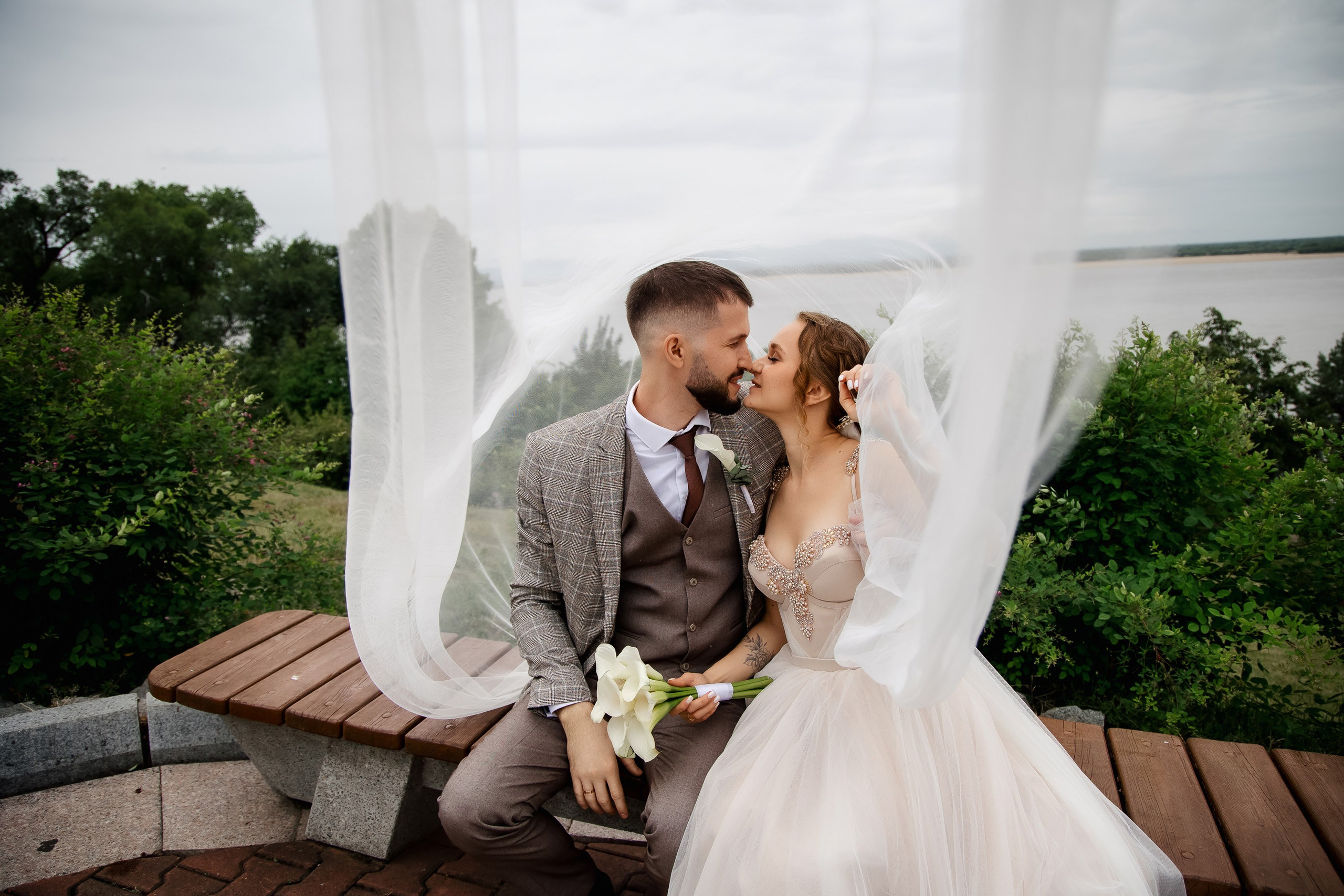 Степан и Ульяна. Утро. Загс. Прогулка. Дождь и солнце. Свадебный фотограф в Хабаровске