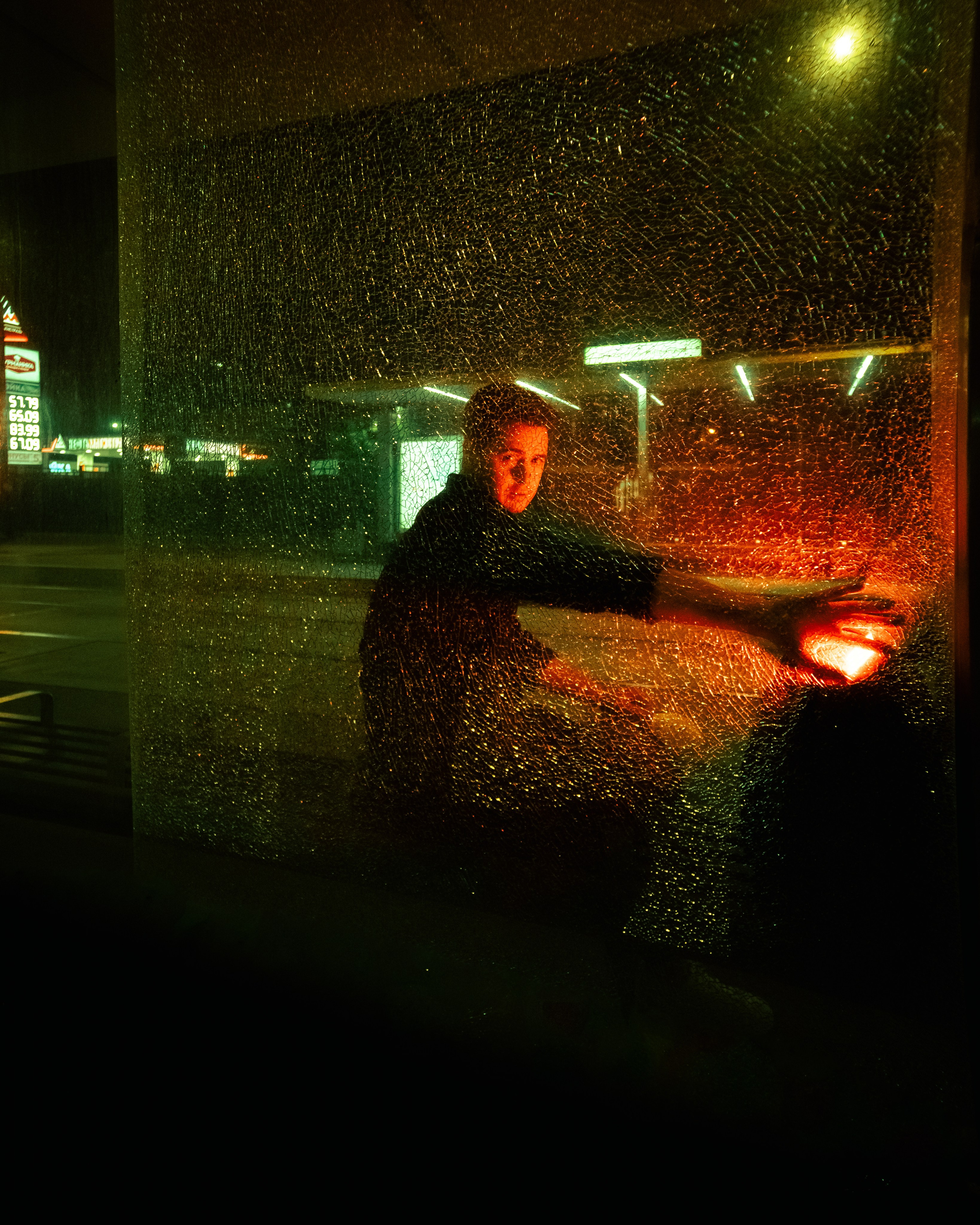 Individuali di ripresa. Fotografo a Mosca con un’atmosfera notturna di foto