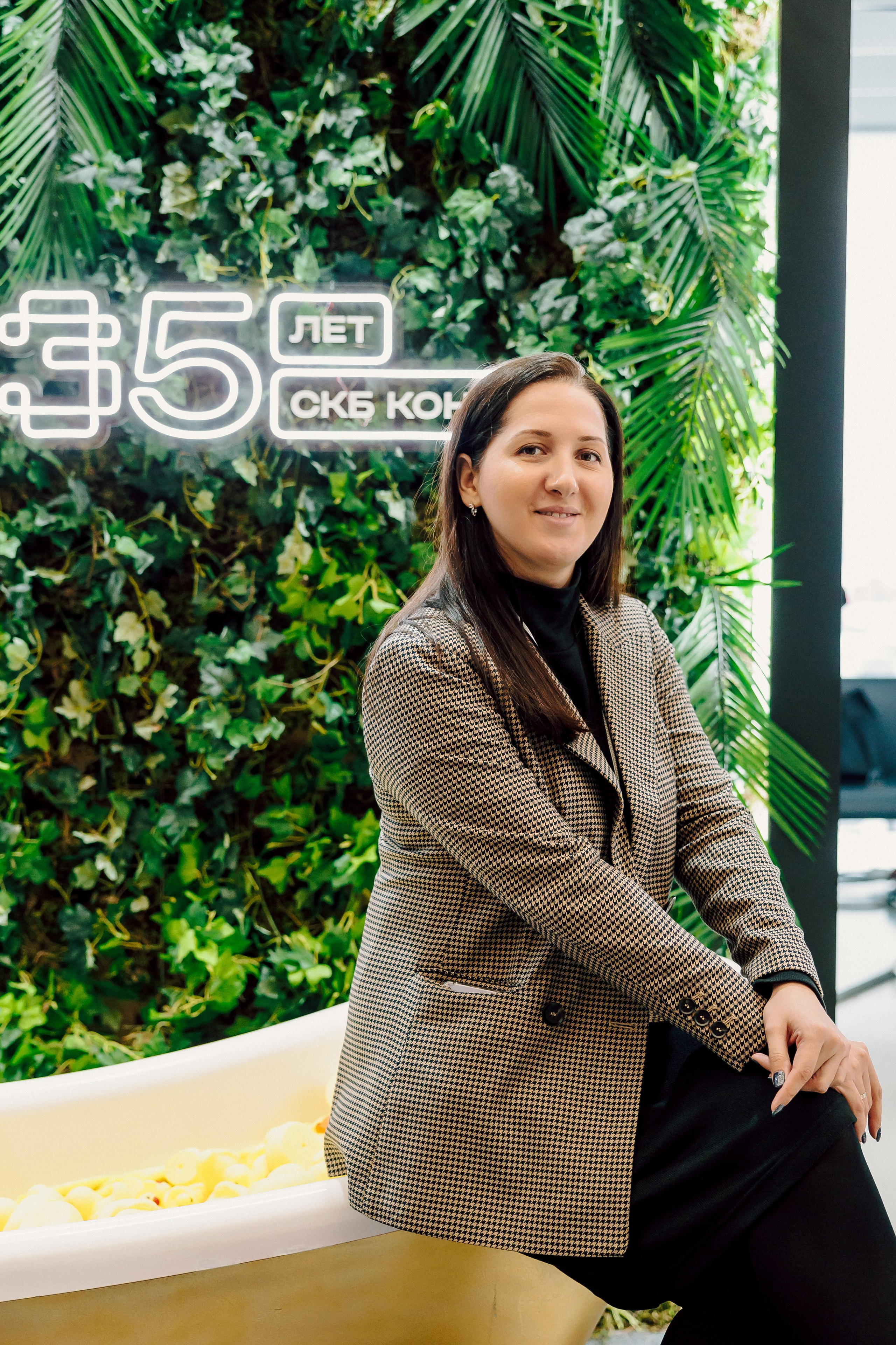 СКБ Контур — Форум будущего — Стенд. Лёшка Варзегов — фотограф