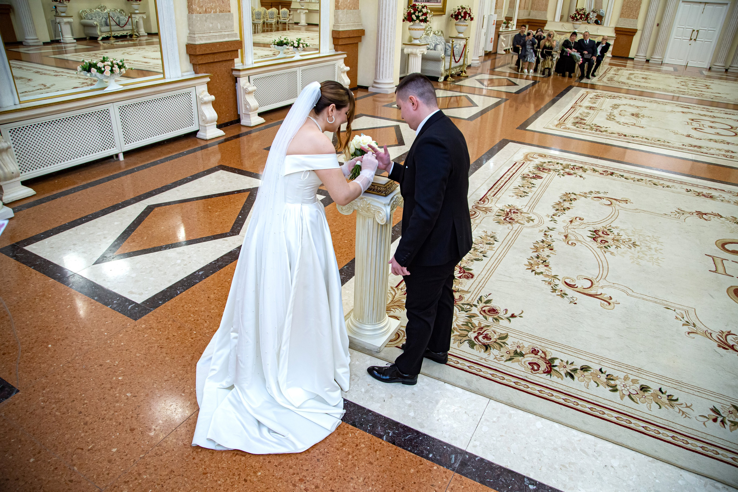 Свадебные фото. Фотограф Краснодара, фотограф в парке Галецкого.репортажный фотограф. детский фотограф, свадебный фотограф. профессиональный фотограф