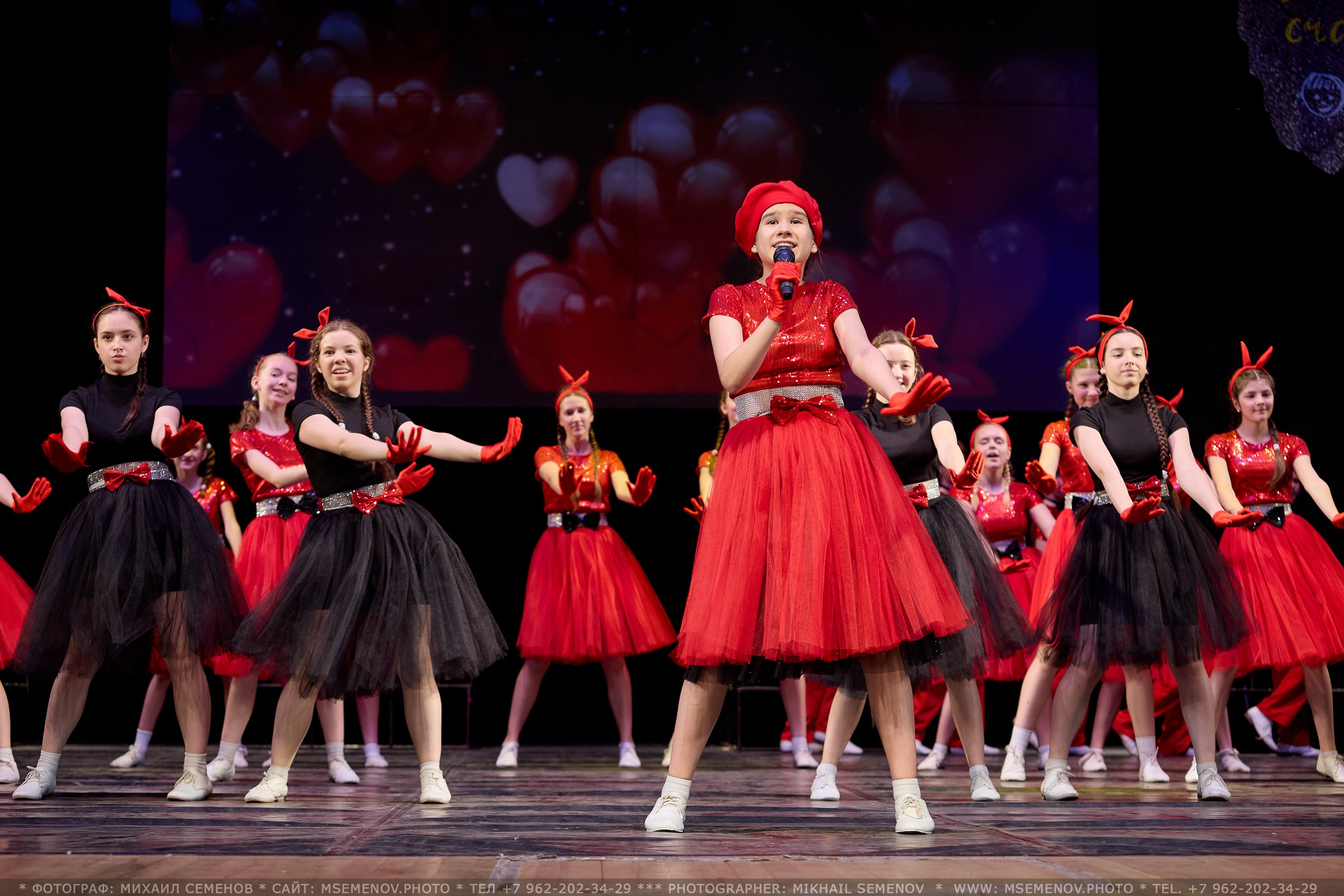 Концерт «Веселая семейка». Photographer for business Mikhail Semenov. Aqua photo studio, photo school