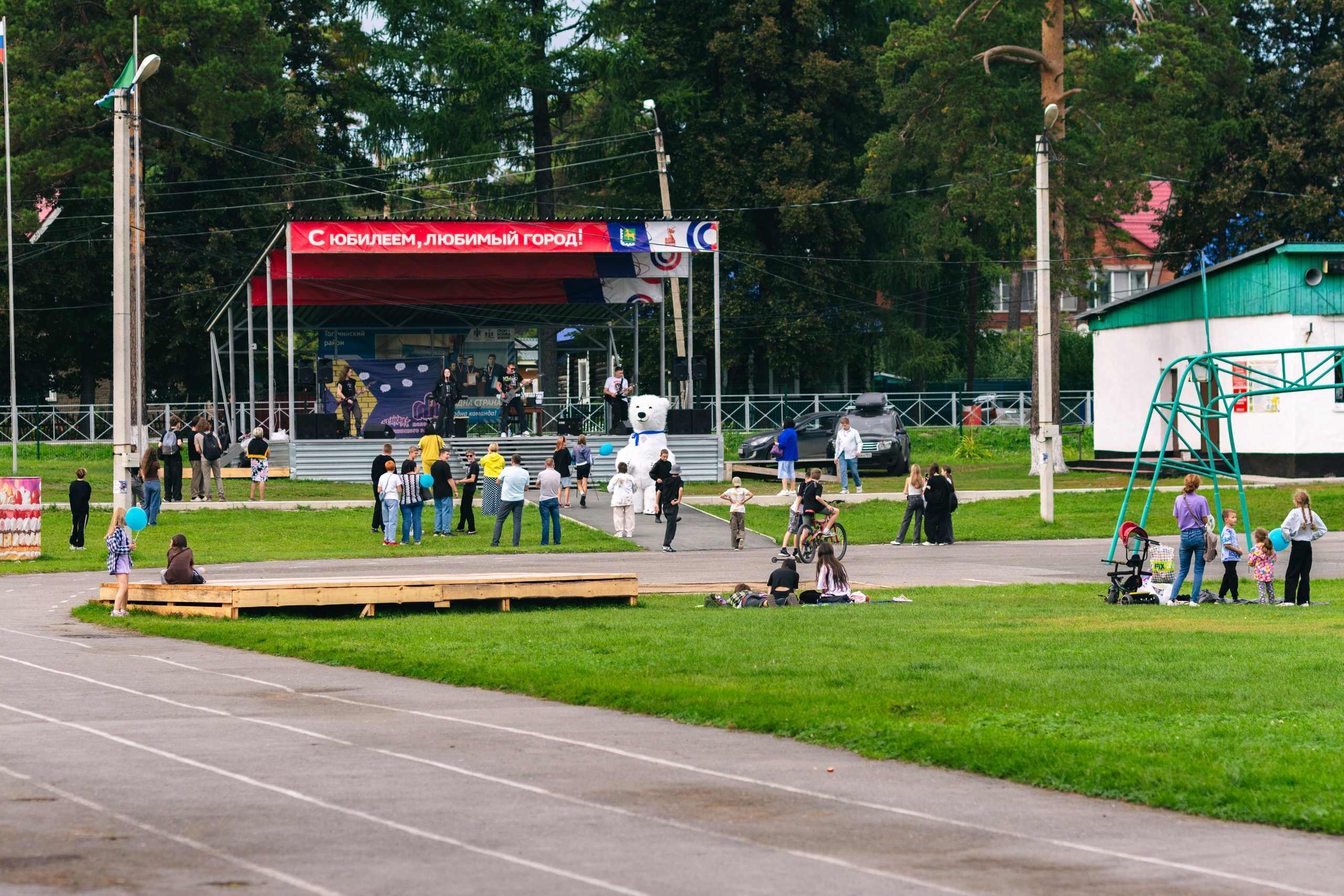 Кино на траве и ДР группы «Доктор Пепси». Алексей Маисеев | Свадебный и художественный фотограф в Новосибирске | Съемка на природе и в студии