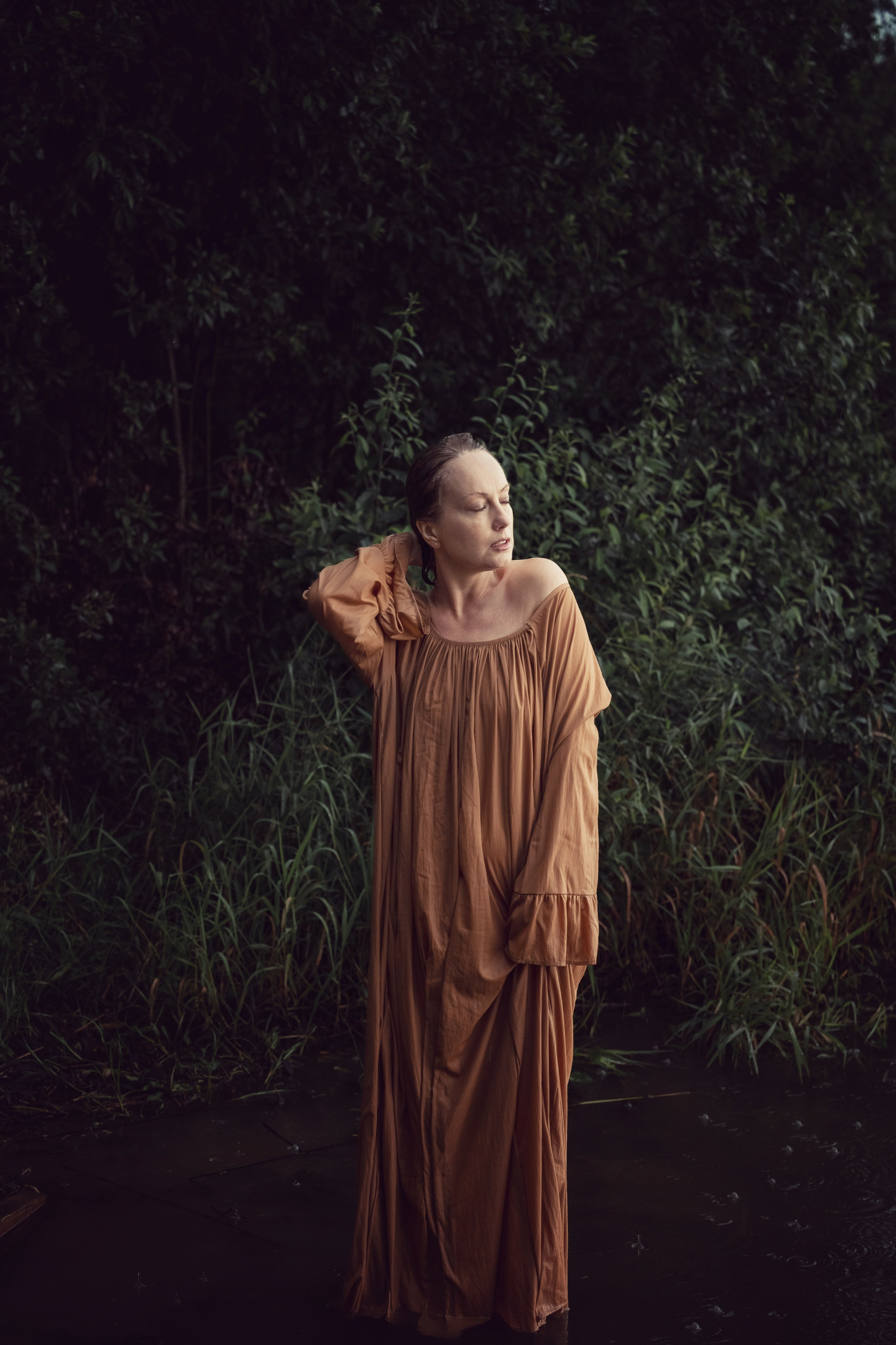 Женский портрет на природе