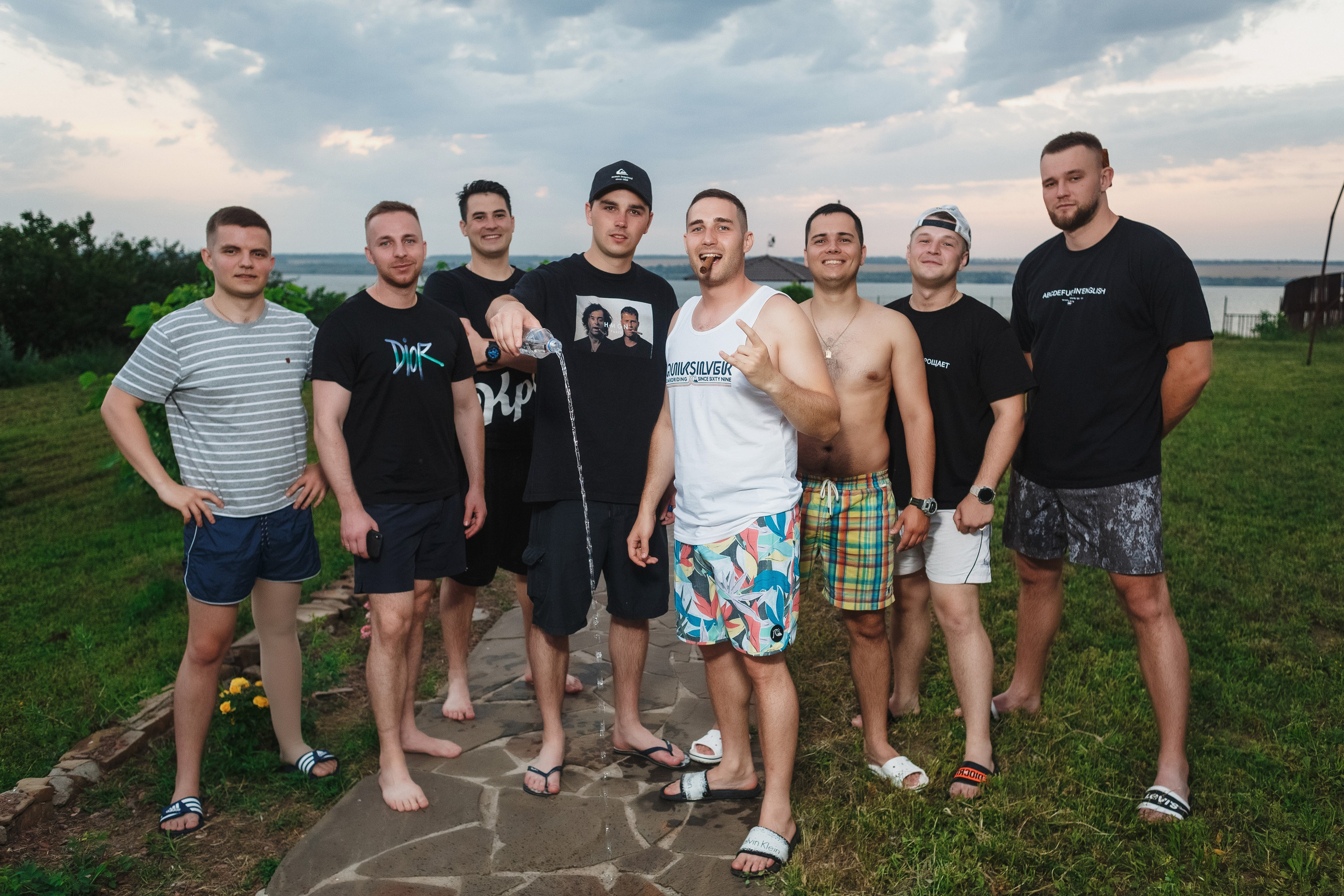 Свадебный фотограф Таганрог — фотосессия в центре города и банкет в коттедже «Виктория». Свадебный и семейный фотограф в Таганроге Бакарюк Антон