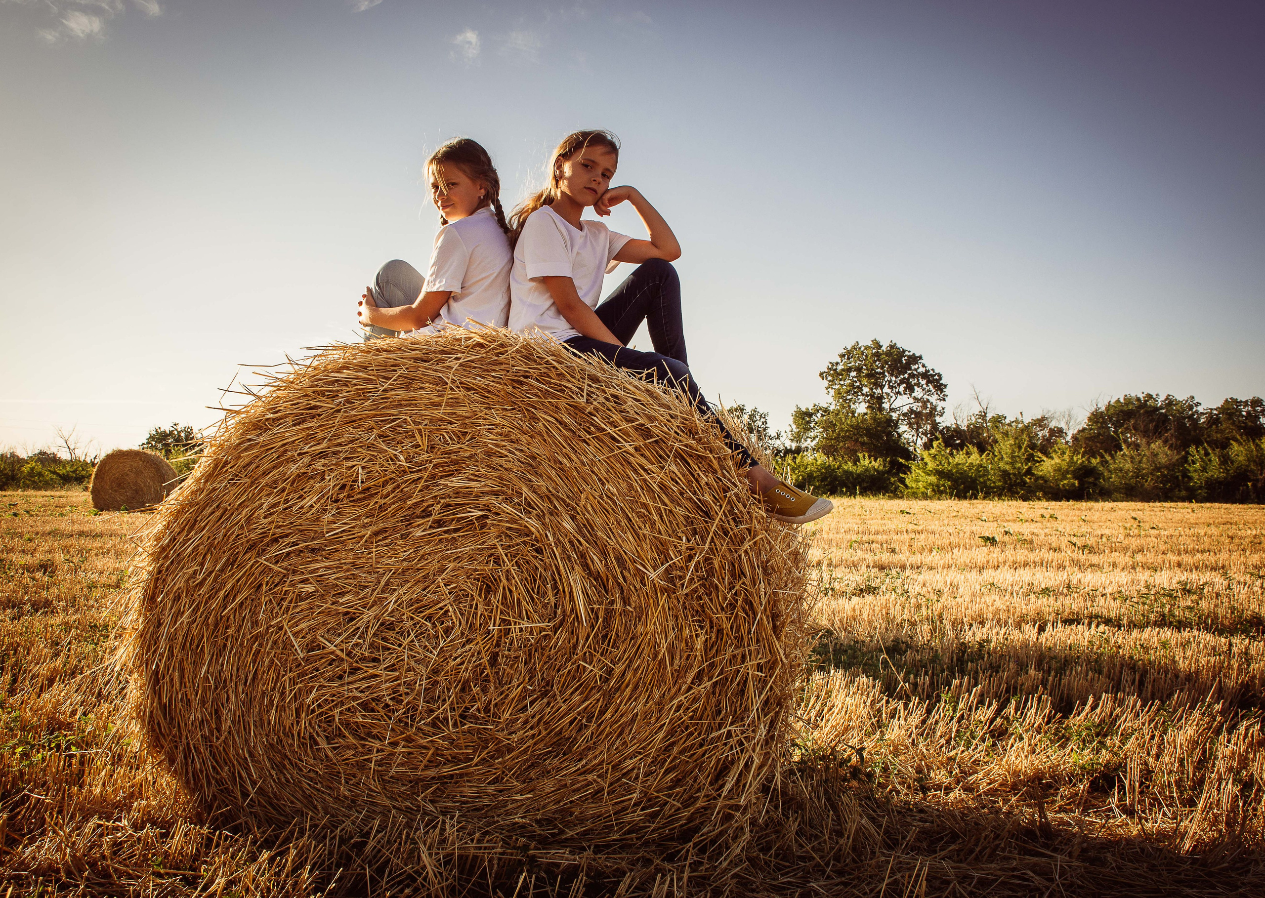 Фотосессия в тюках сена, в соломе. Елена Волкова семейный фотограф в станице Гостагаевской города-курорта Анапа